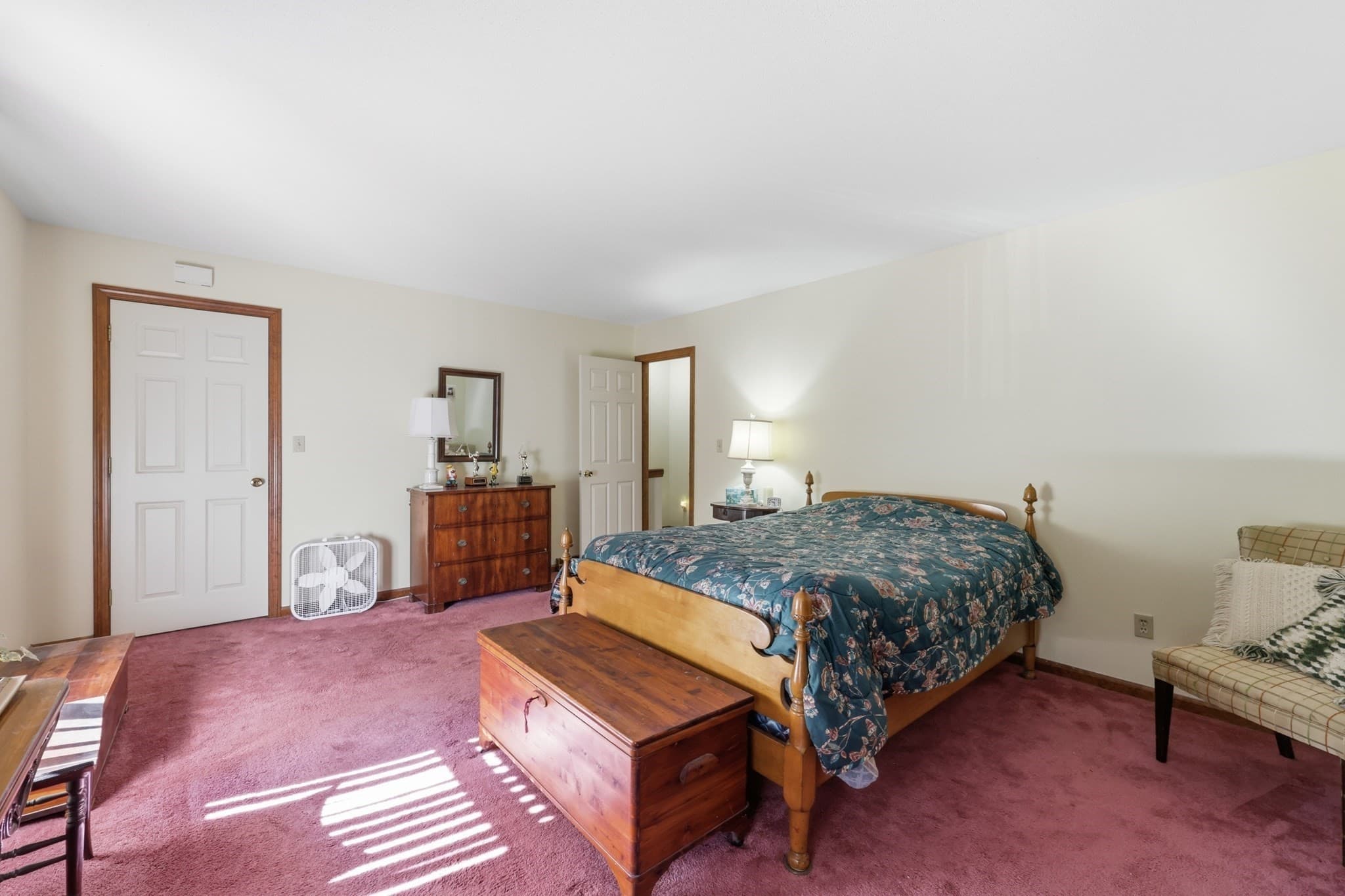 Condominium at 3 Castle Hill Rd, Agawam MA 01001, Agawam, photo 24 of 41