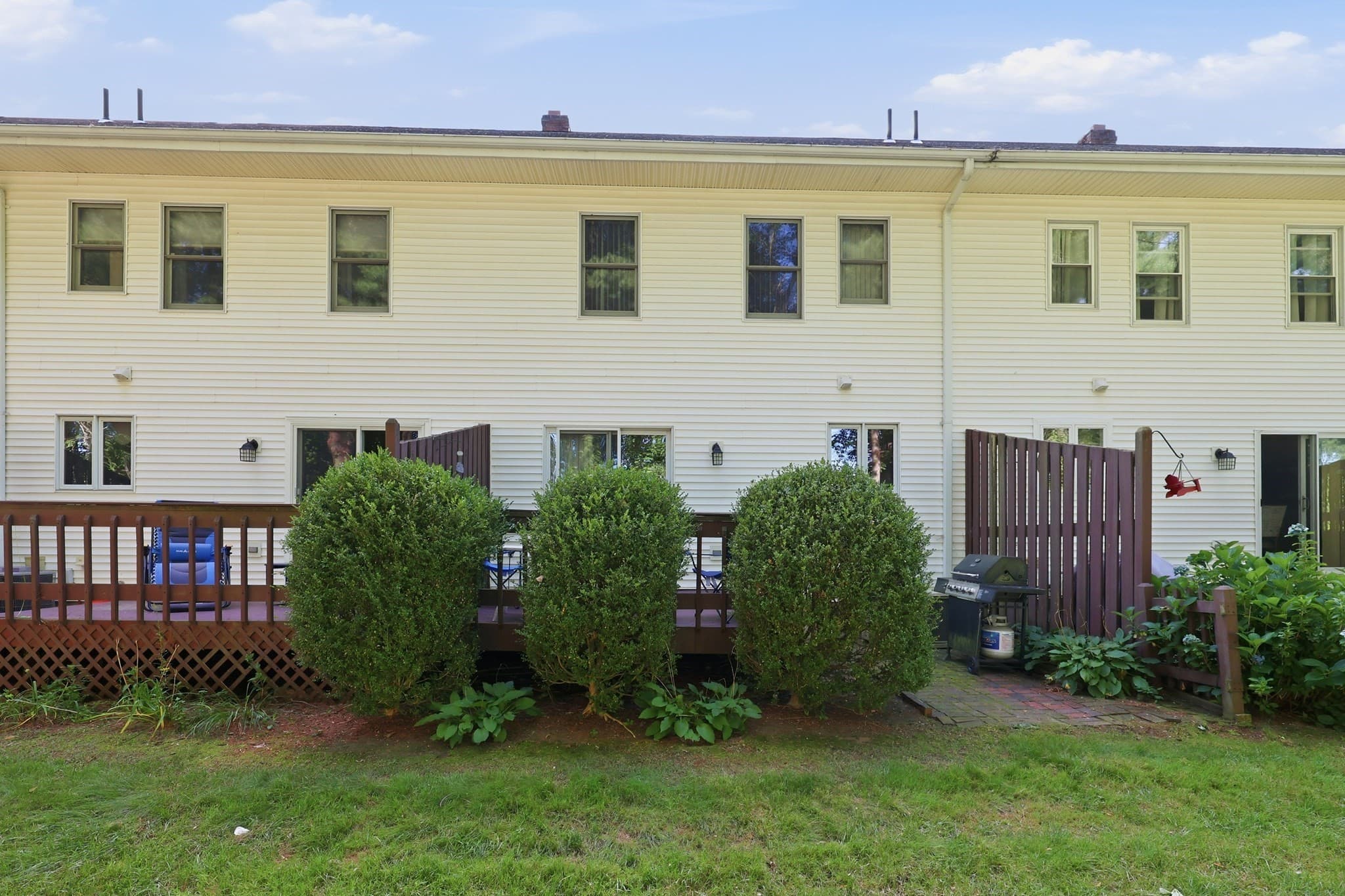 Condominium at 3 Castle Hill Rd, Agawam MA 01001, Agawam, photo 30 of 41