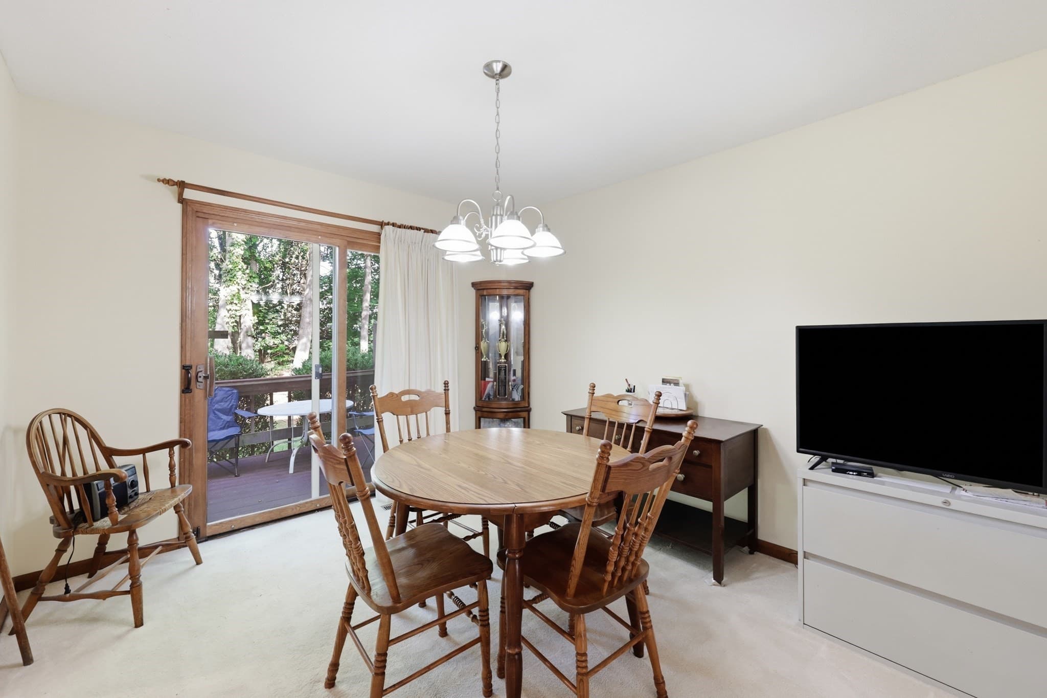 Condominium at 3 Castle Hill Rd, Agawam MA 01001, Agawam, photo 15 of 41