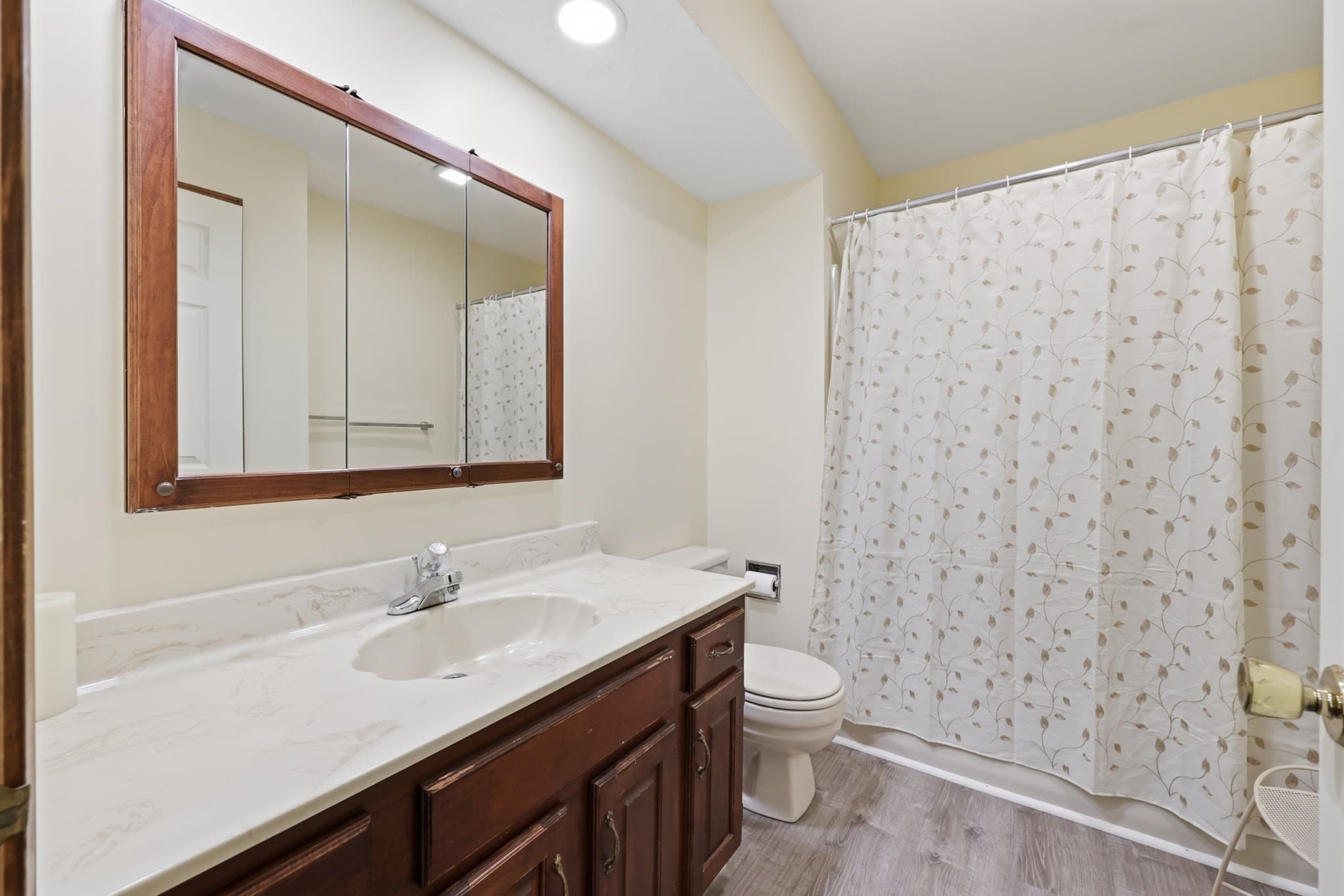 Condominium at 3 Castle Hill Rd, Agawam MA 01001, Agawam, photo 21 of 41