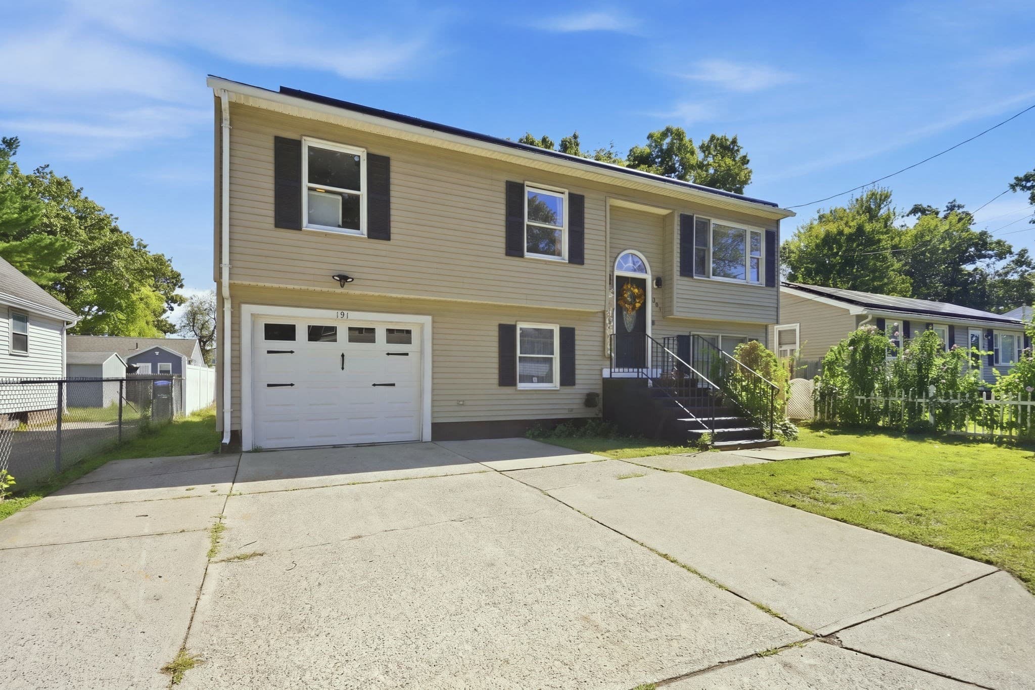 Single Family Residence at 191 Lamont St, Springfield MA 01119, Springfield, photo 4 of 41