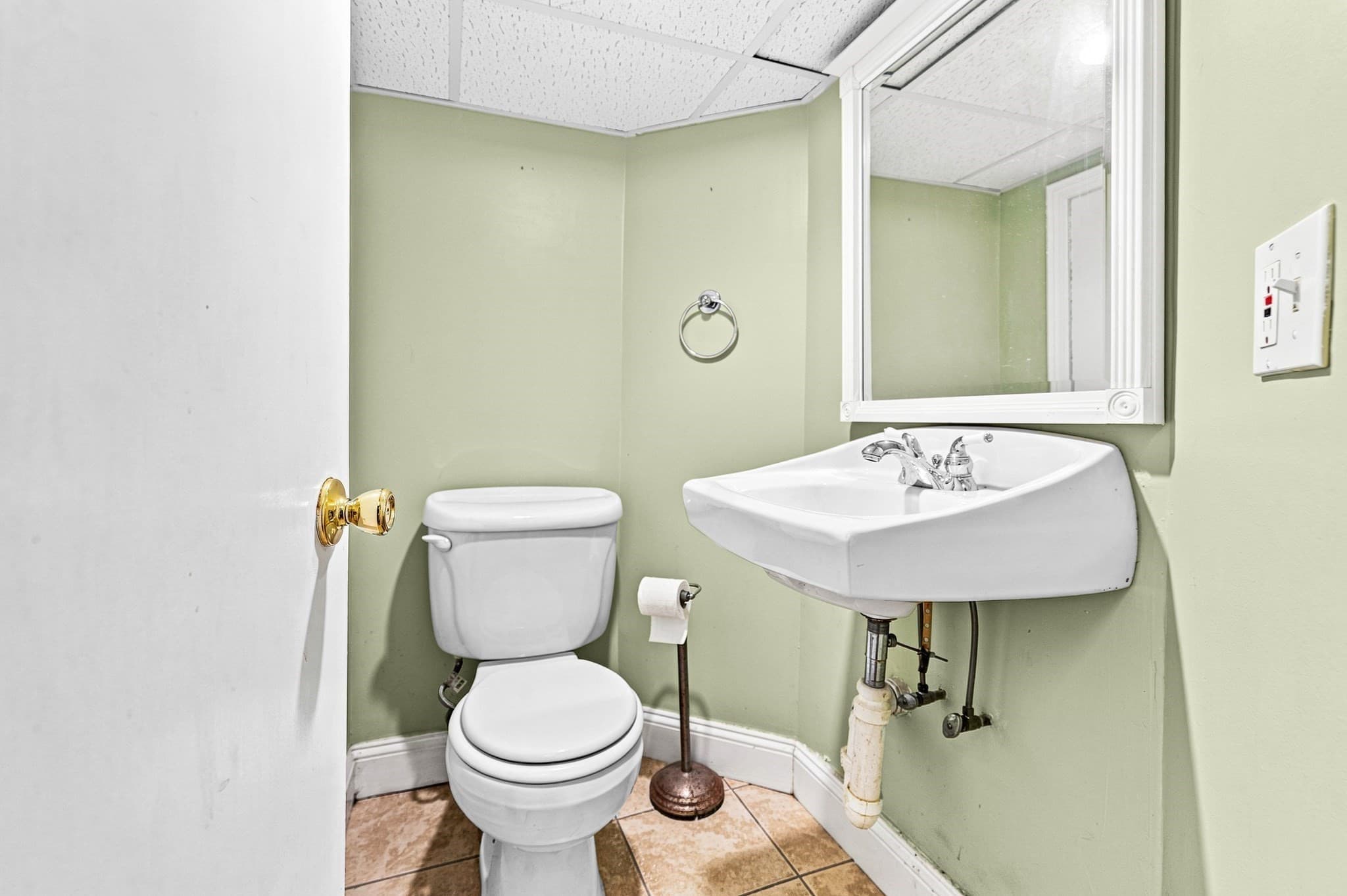 Single Family Residence at 235 Tremont St, New Bedford MA 02740, New Bedford, photo 17 of 23