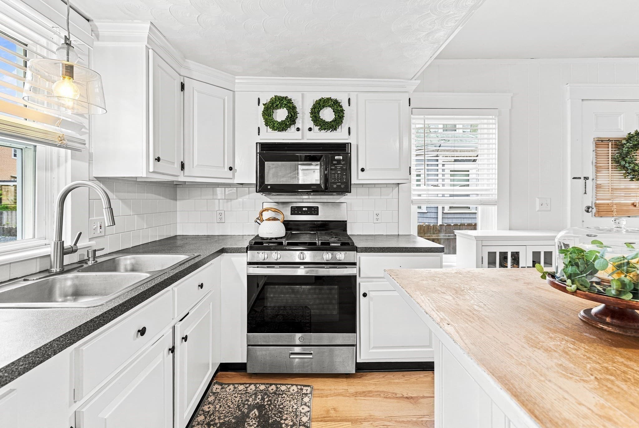Single Family Residence at 235 Tremont St, New Bedford MA 02740, New Bedford, photo 10 of 23
