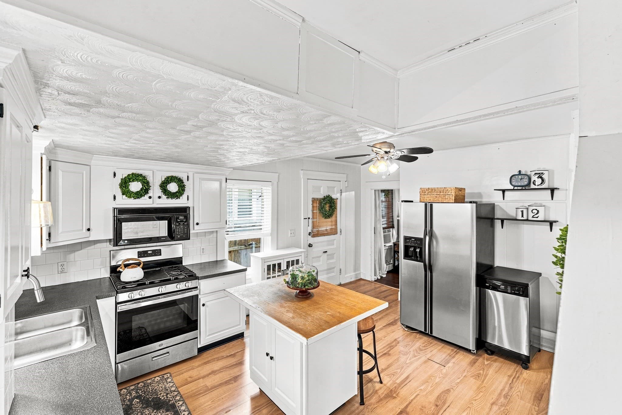 Single Family Residence at 235 Tremont St, New Bedford MA 02740, New Bedford, photo 8 of 23