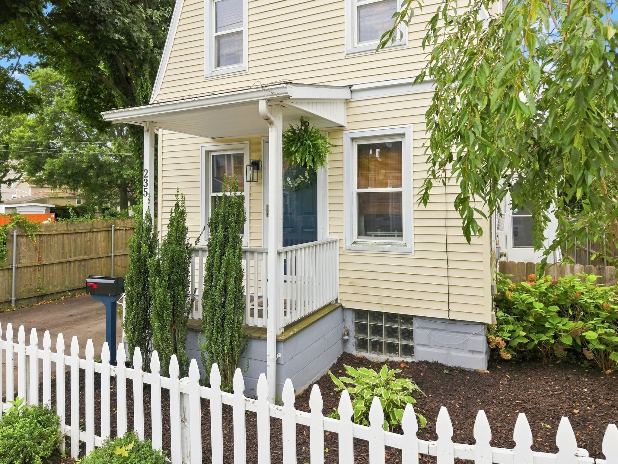 Single Family Residence at 235 Tremont St, New Bedford MA 02740, New Bedford, photo 21 of 23