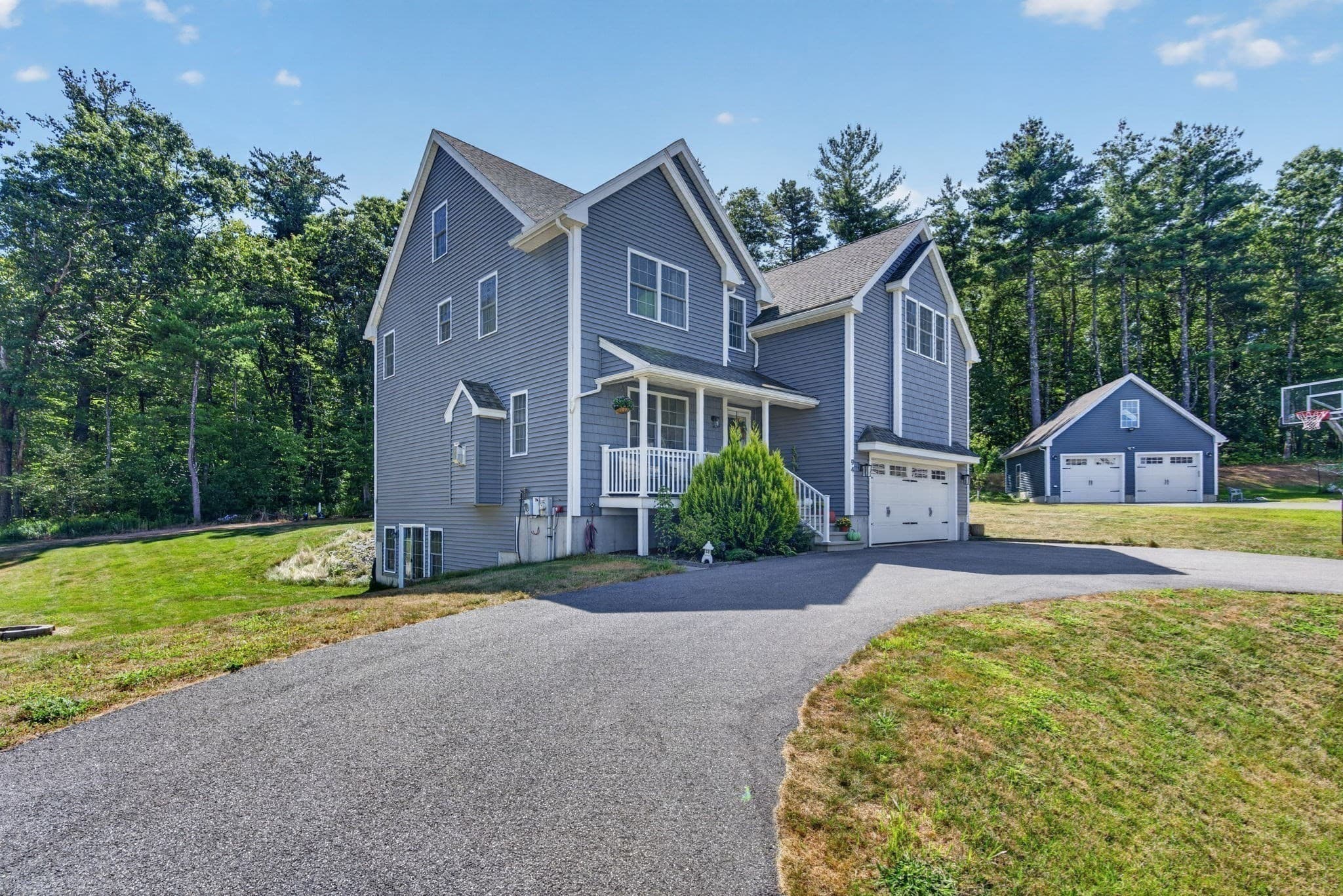 Single Family Residence at 94 Snow Rd, Haverhill MA 01832, Haverhill, photo 2 of 38