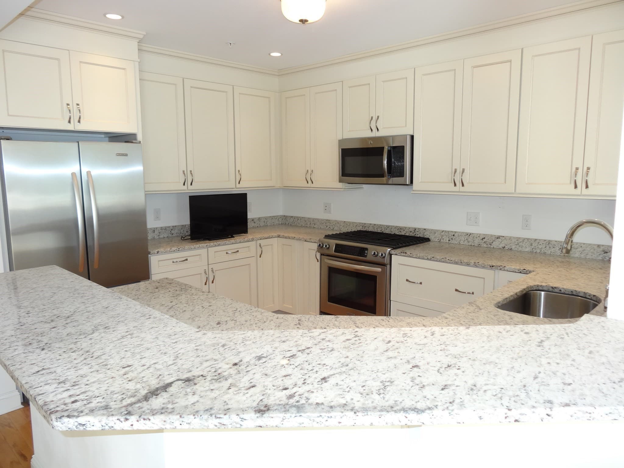 Condominium at 39 Taylor Drive # 3008, Reading MA 01867, photo 4 of 16
