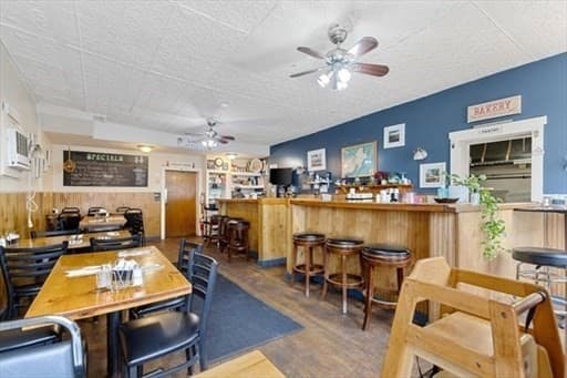 Condominium at 27 Washington St # 27, Gloucester MA 01930, Gloucester, photo 2 of 8