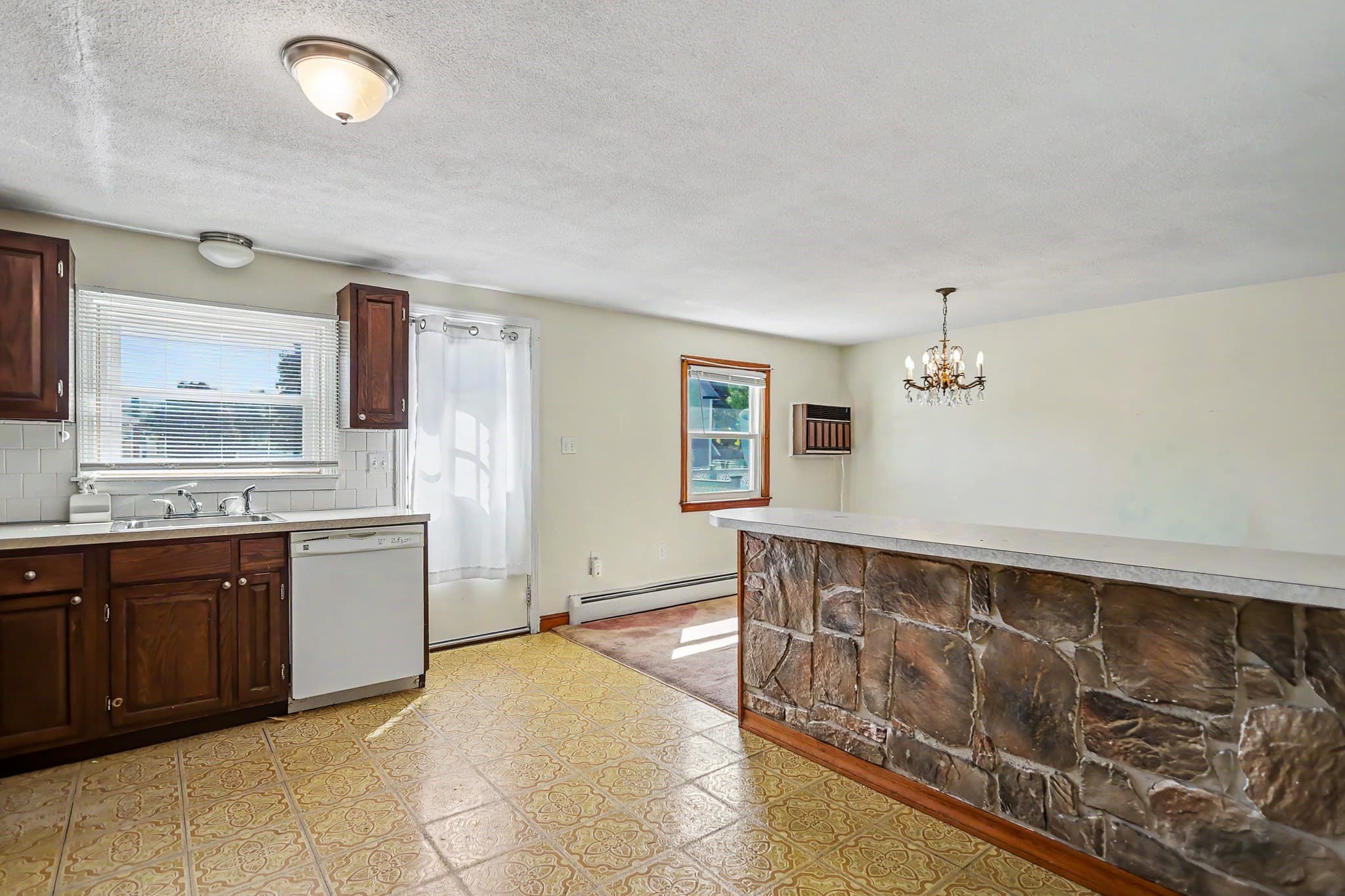 Single Family Residence at 168 Lynn St, Peabody MA 01960, Peabody, photo 10 of 38