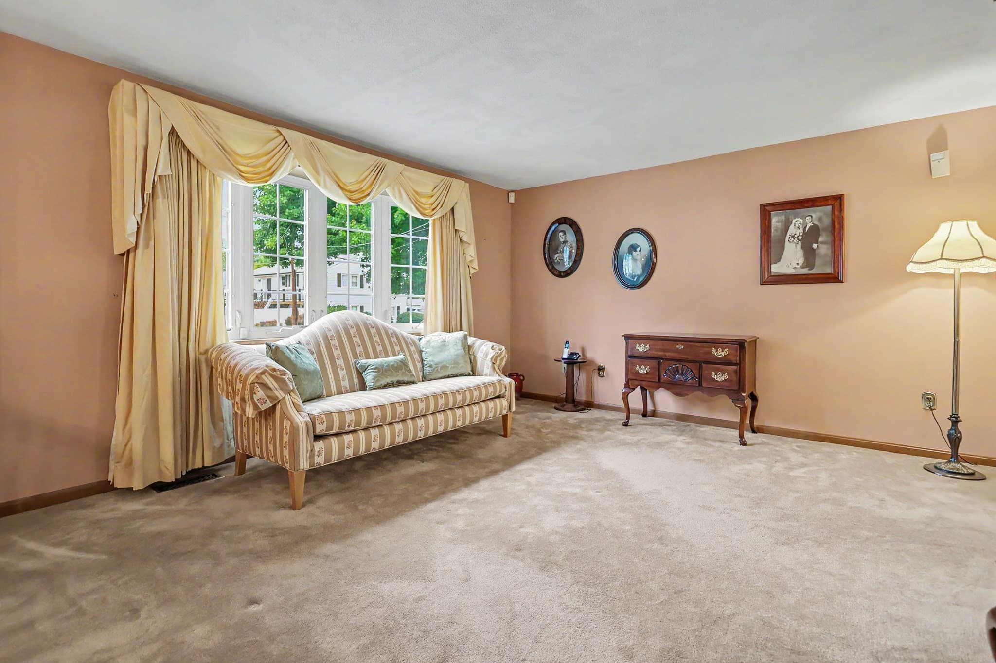 Single Family Residence at 6 Partridge Rd, Methuen MA 01844, Methuen, photo 5 of 40