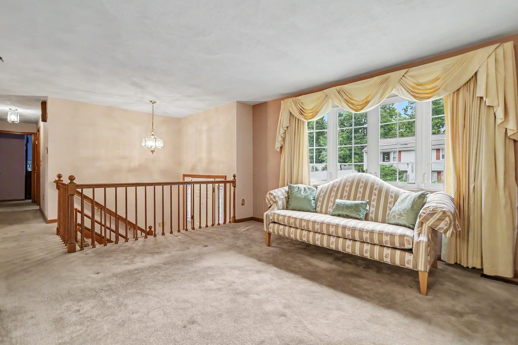 Single Family Residence at 6 Partridge Rd, Methuen MA 01844, Methuen, photo 4 of 40