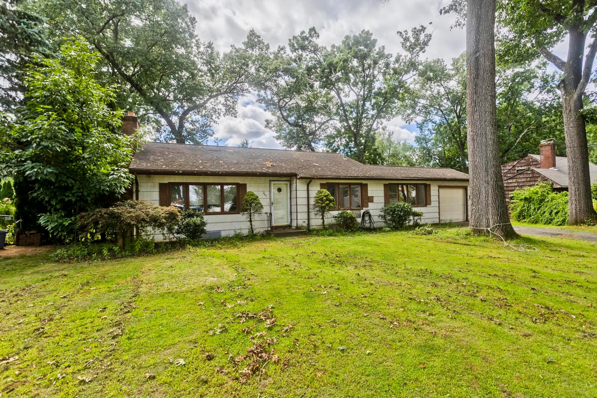 Single Family Residence at 240 E Allen Ridge Rd, Springfield MA 01118, Springfield, photo 2 of 22