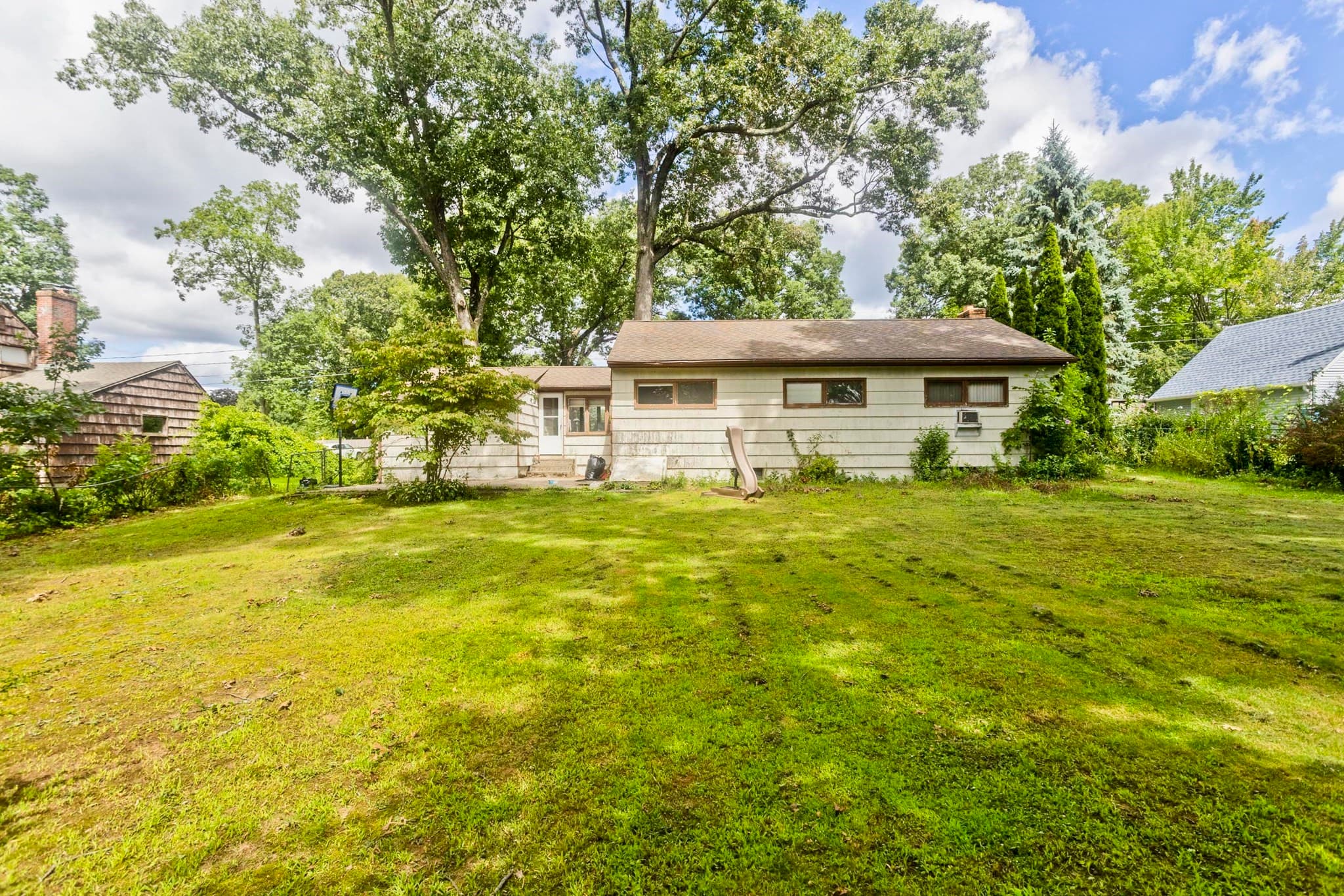 Single Family Residence at 240 E Allen Ridge Rd, Springfield MA 01118, Springfield, photo 5 of 22
