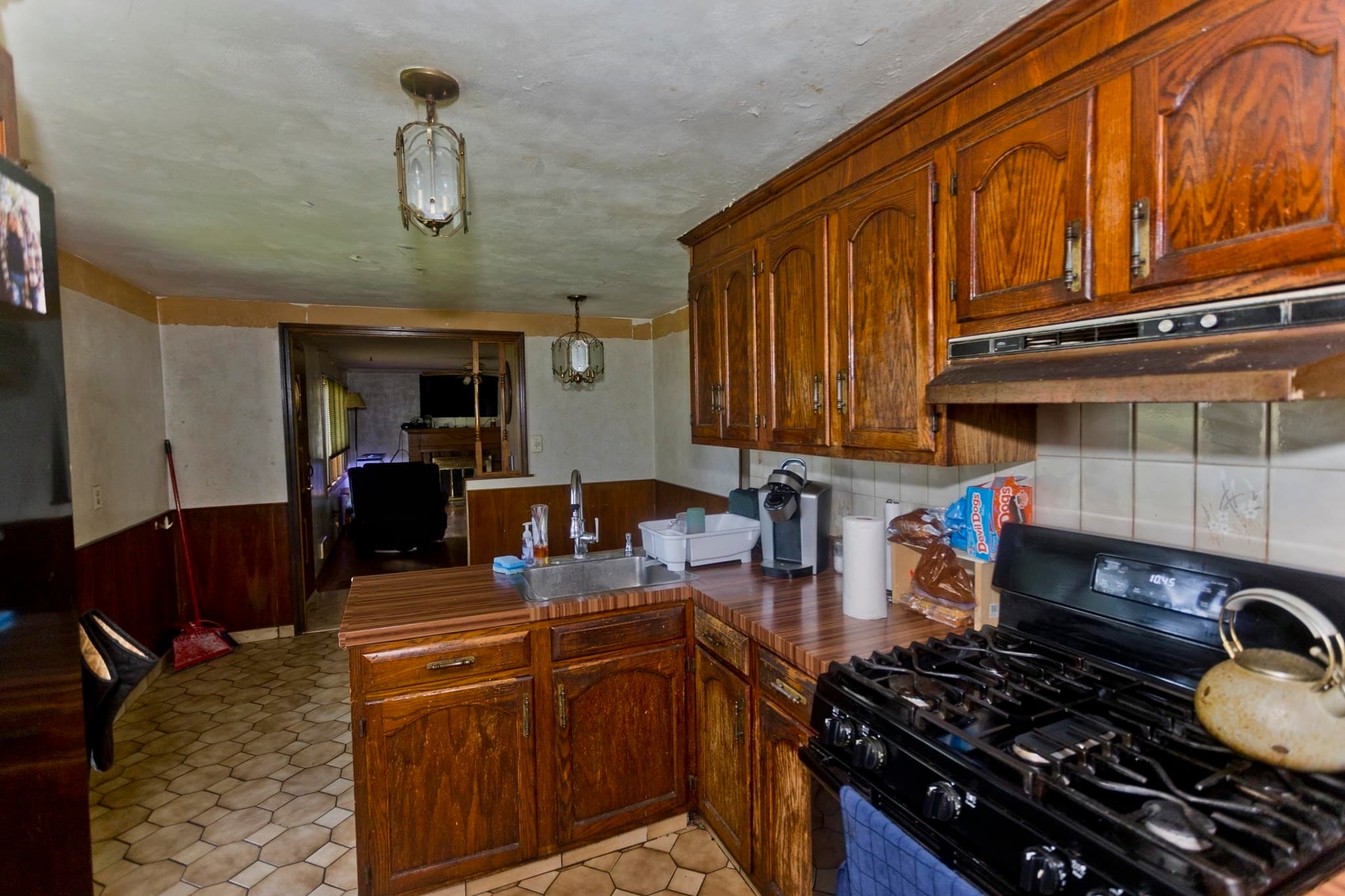 Single Family Residence at 240 E Allen Ridge Rd, Springfield MA 01118, Springfield, photo 11 of 22