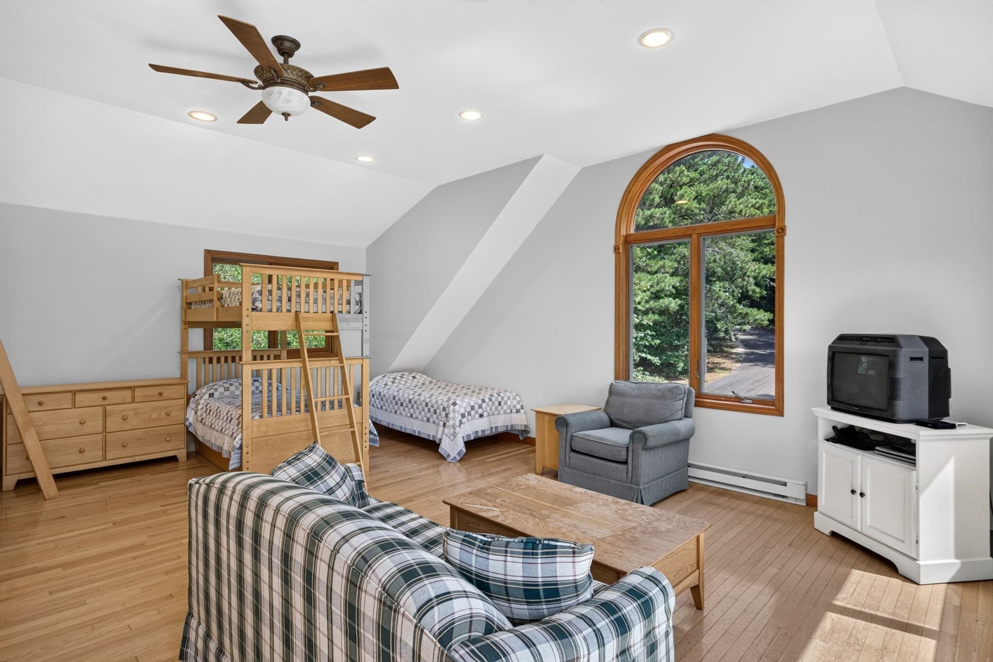 Single Family Residence at 3 Hinckley Rd, Harwich MA 02645, Harwich, photo 22 of 40