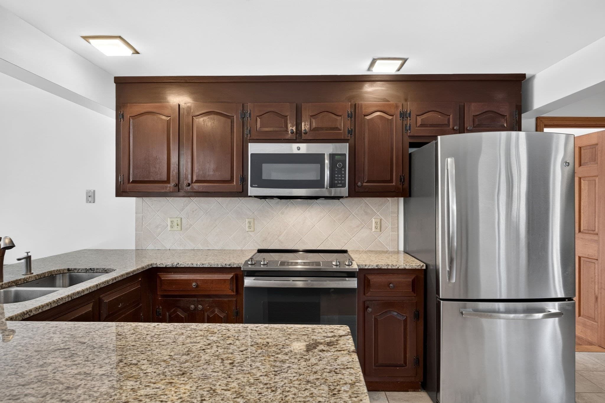 Single Family Residence at 3 Hinckley Rd, Harwich MA 02645, Harwich, photo 15 of 40