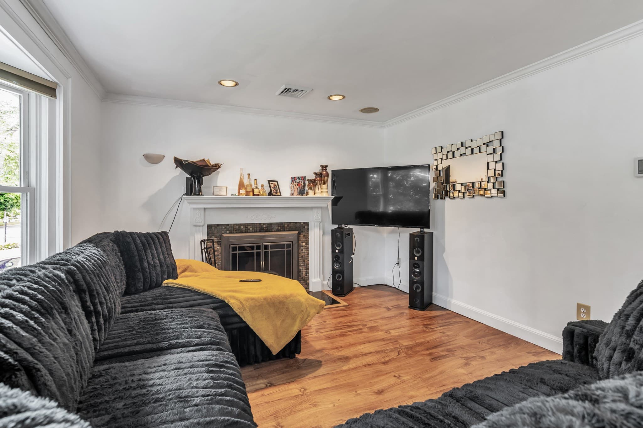 Single Family Residence at 12 Oakland, Lawrence MA 01843, Lawrence, photo 2 of 33