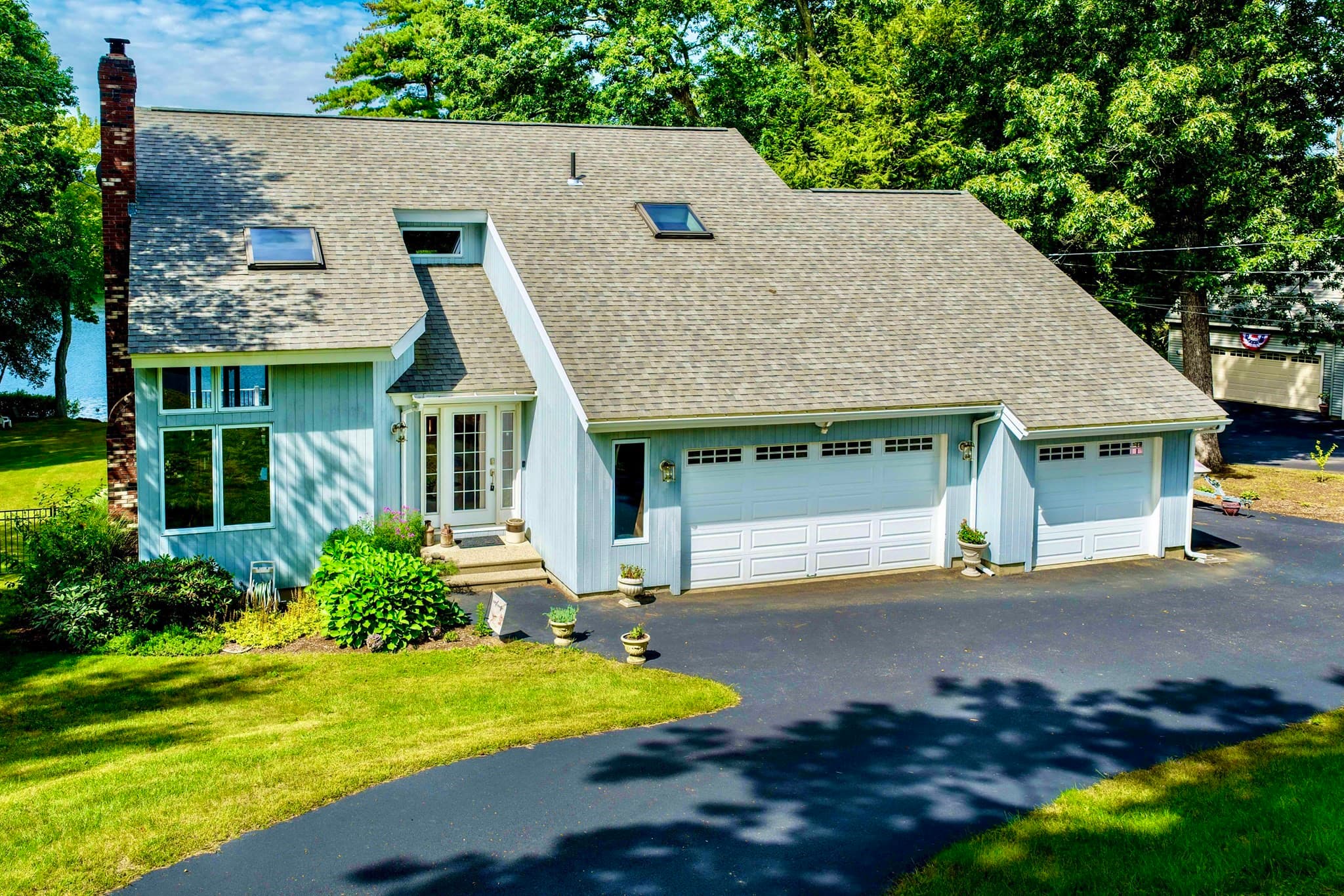 Single Family Residence at 11 Cove Dr, Sturbridge MA 01566, Sturbridge, photo 2 of 42