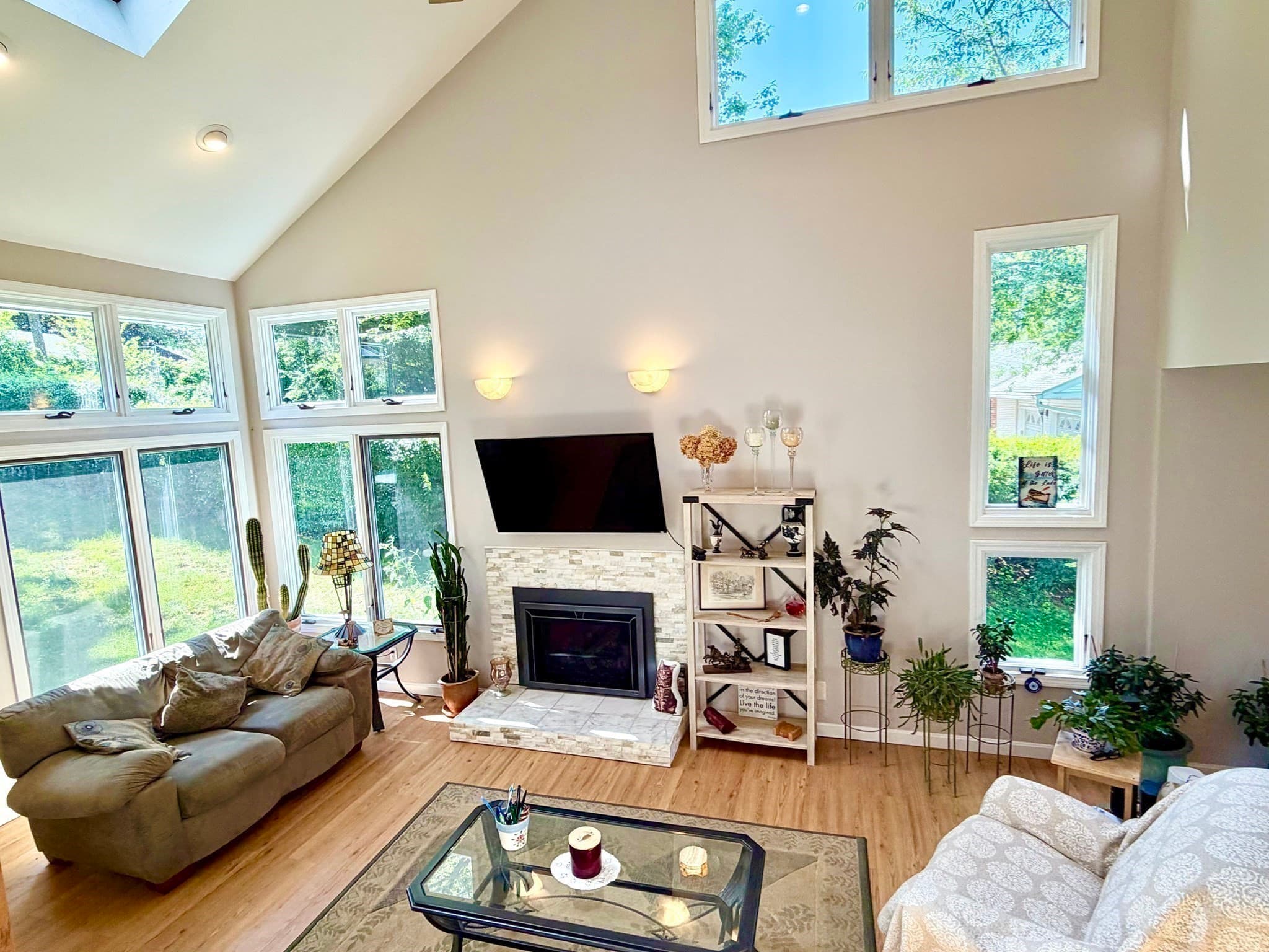Single Family Residence at 11 Cove Dr, Sturbridge MA 01566, Sturbridge, photo 6 of 42