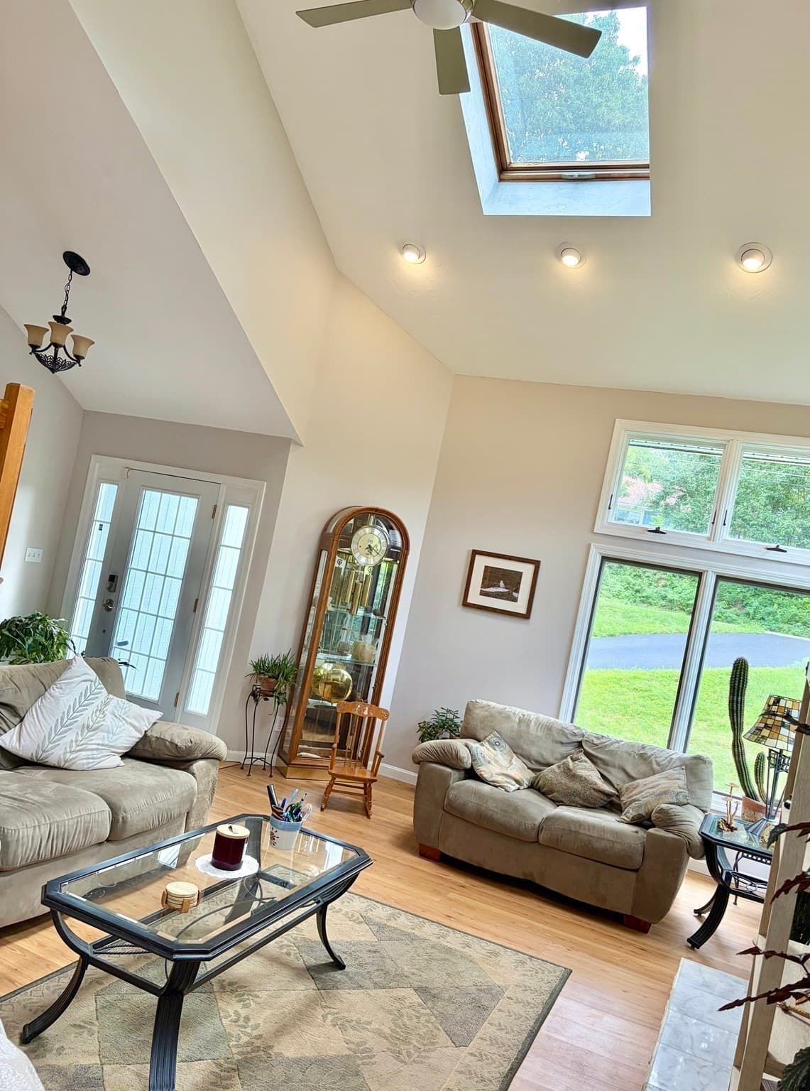 Single Family Residence at 11 Cove Dr, Sturbridge MA 01566, Sturbridge, photo 7 of 42