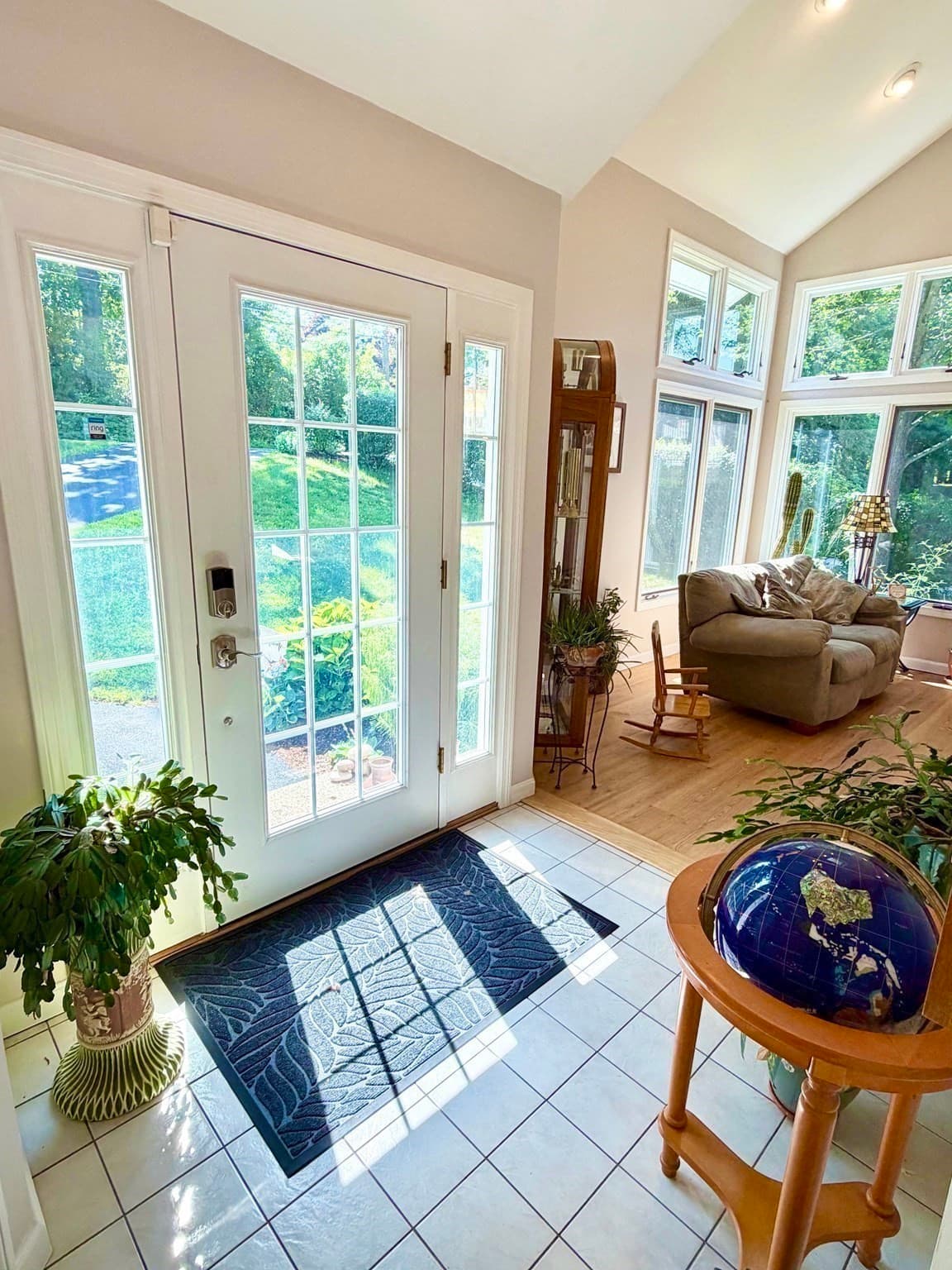 Single Family Residence at 11 Cove Dr, Sturbridge MA 01566, Sturbridge, photo 4 of 42