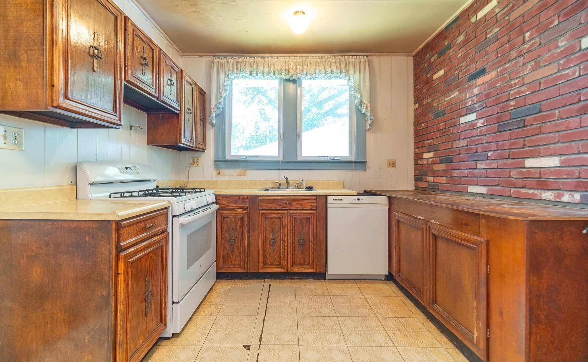 Single Family Residence at 51 Itendale St, Springfield MA 01108, Springfield, photo 16 of 42
