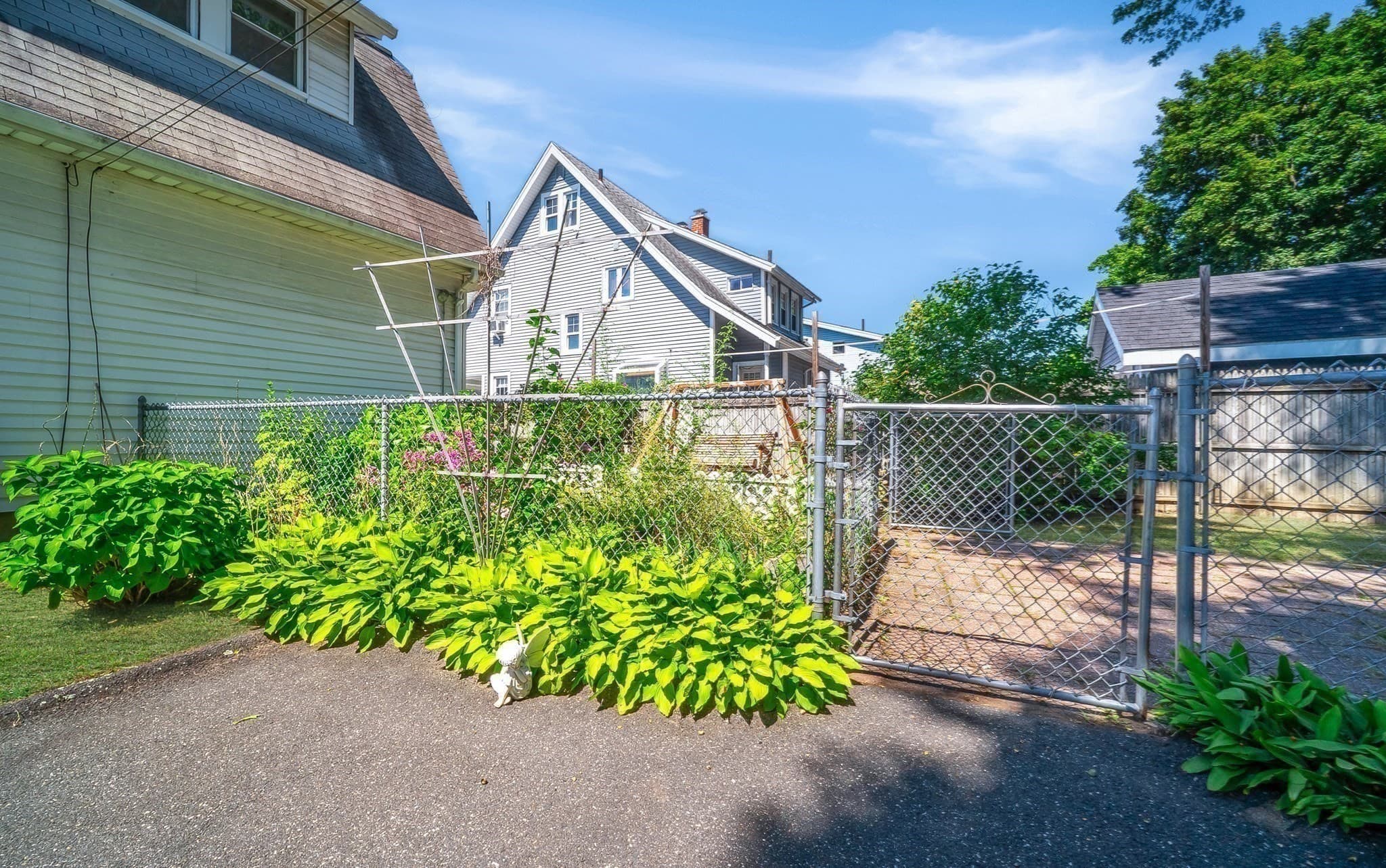 Single Family Residence at 51 Itendale St, Springfield MA 01108, Springfield, photo 40 of 42