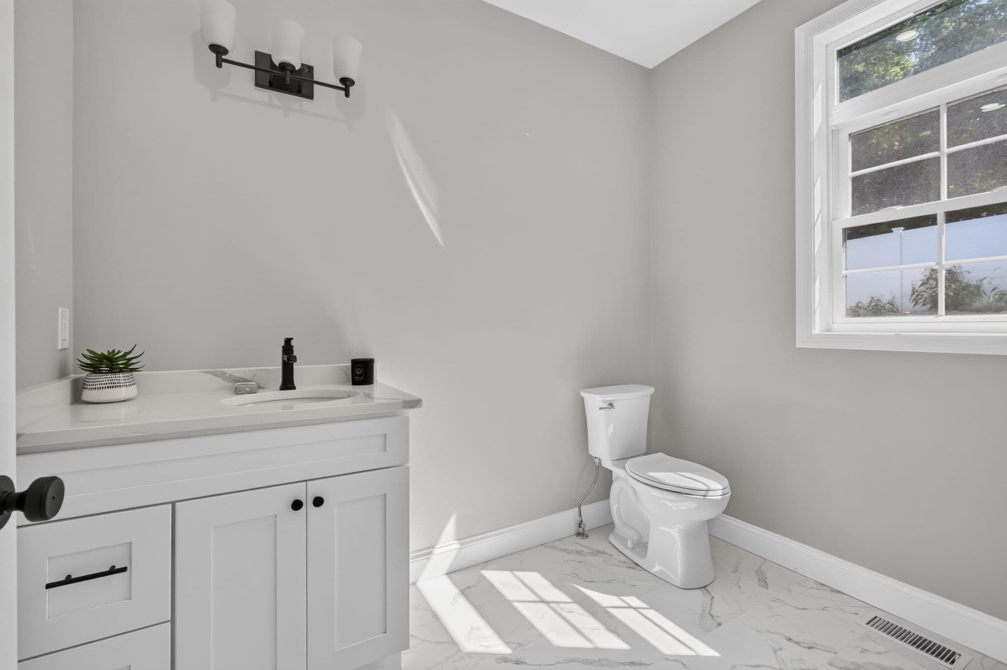 Single Family Residence at 44 Grandview Road, Reading MA 01867, Reading, photo 10 of 34