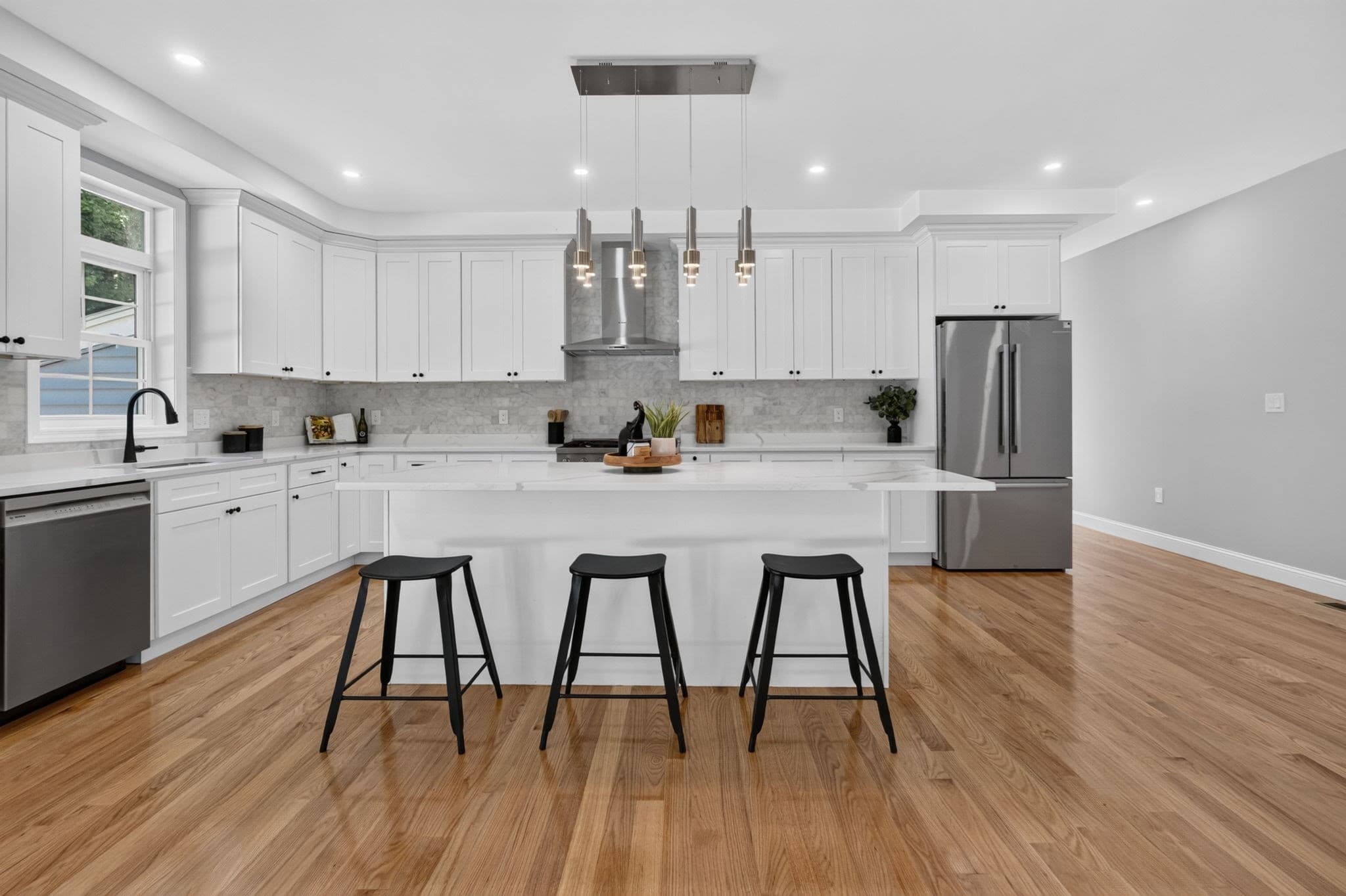 Single Family Residence at 44 Grandview Road, Reading MA 01867, Reading, photo 4 of 34