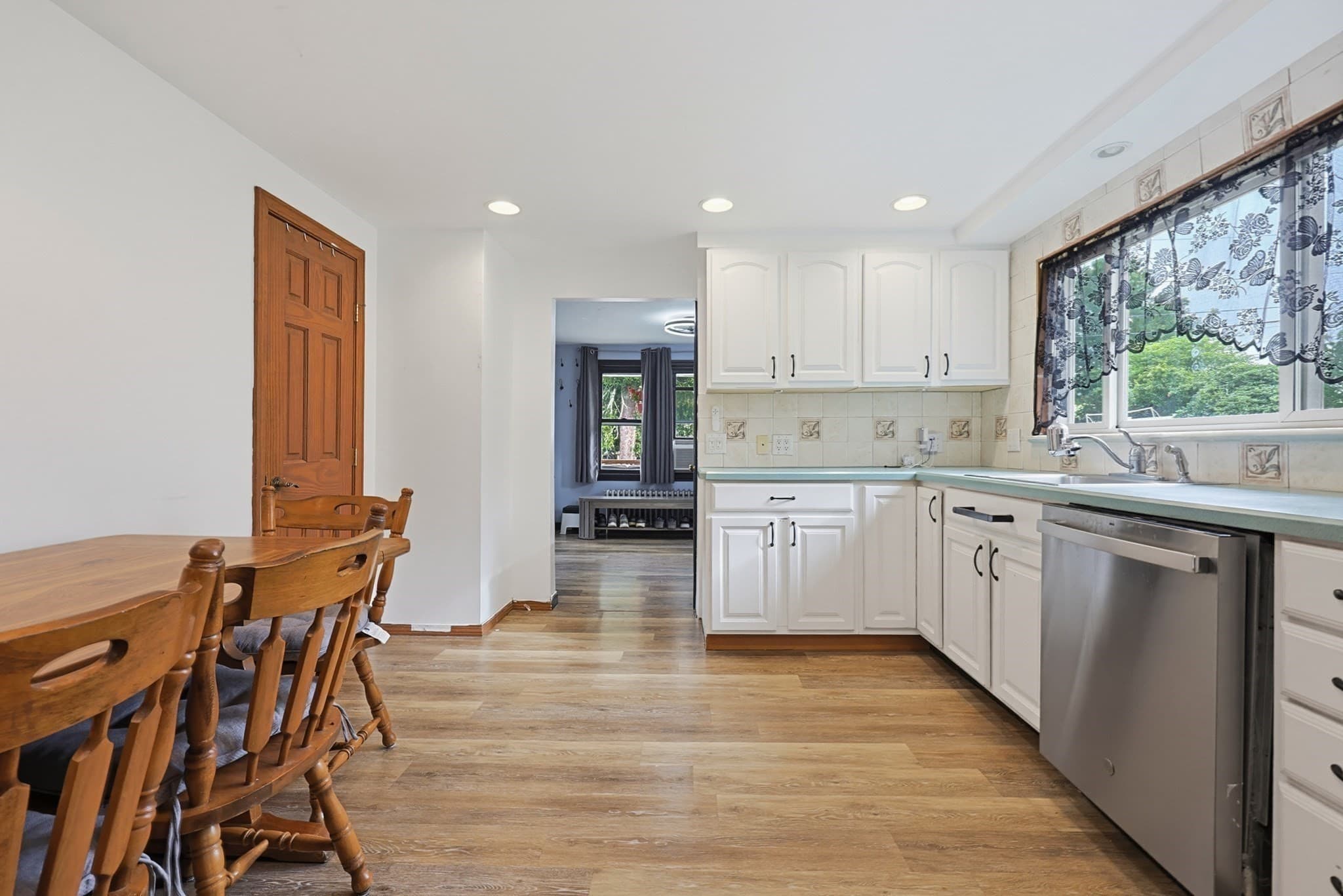 Single Family Residence at 62 Trefton Dr, Braintree MA 02184, photo 10 of 35
