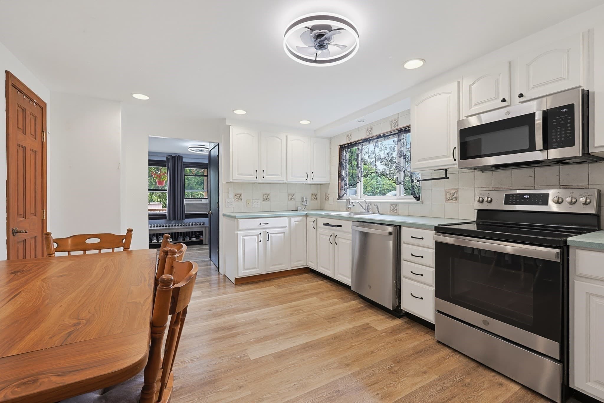 Single Family Residence at 62 Trefton Dr, Braintree MA 02184, photo 11 of 35