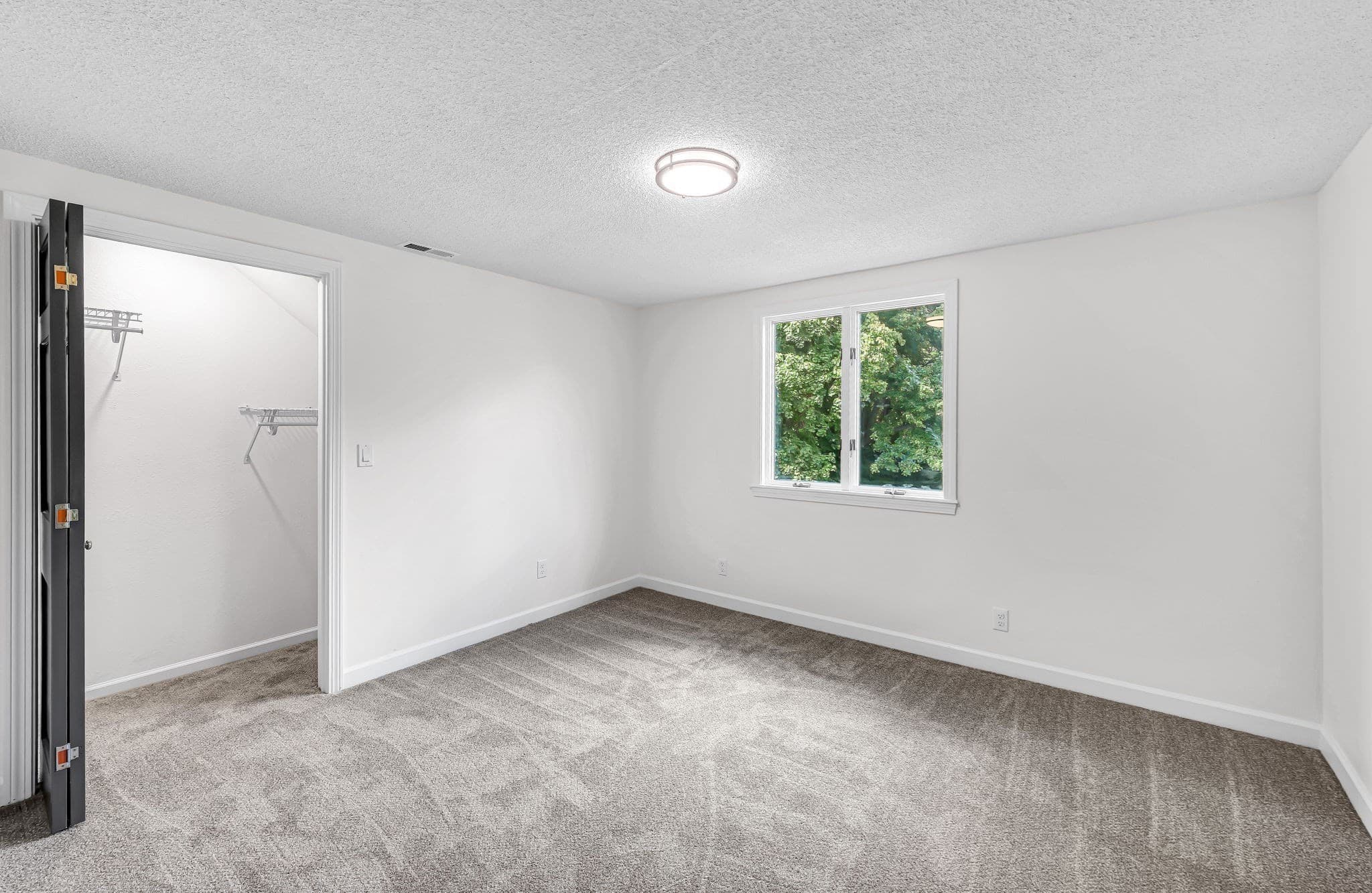 Single Family Residence at 115 Saint James Ave, Chicopee MA 01020, Chicopee, photo 27 of 42