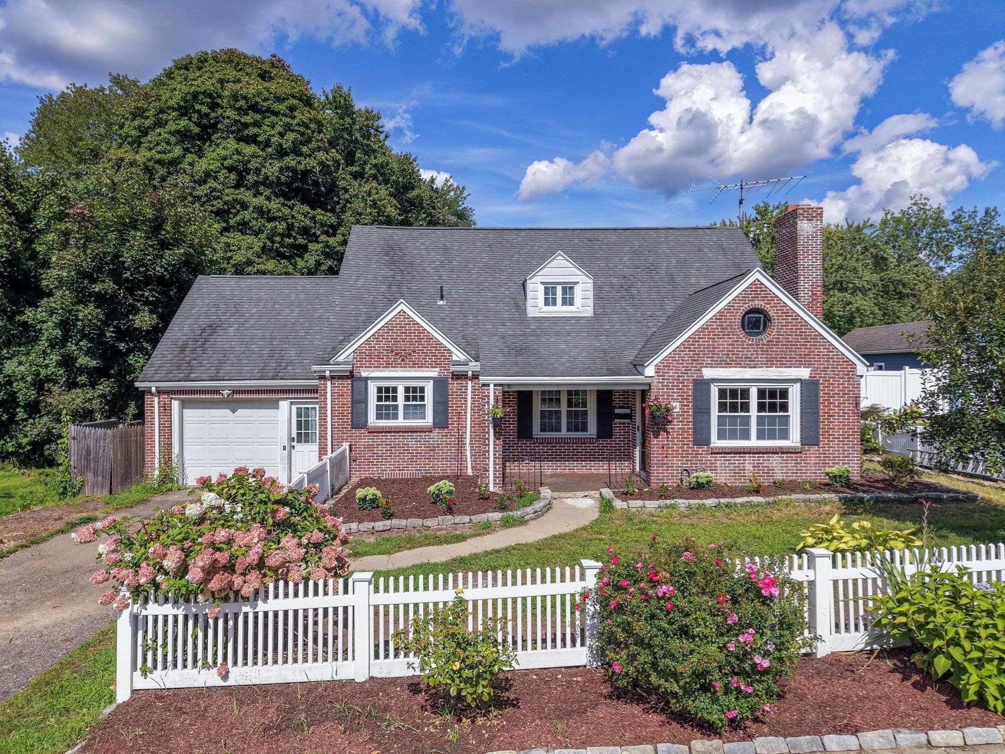 Single Family Residence at 115 Saint James Ave, Chicopee MA 01020, Chicopee, photo 42 of 42