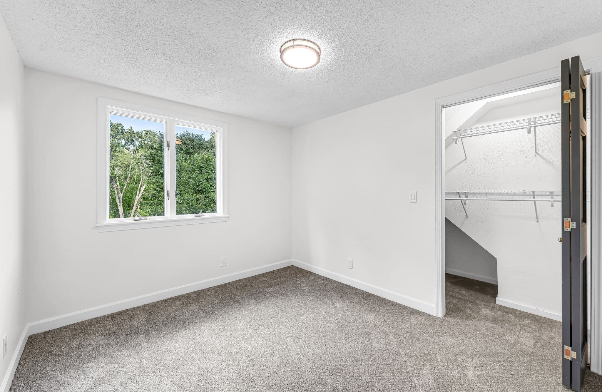 Single Family Residence at 115 Saint James Ave, Chicopee MA 01020, Chicopee, photo 28 of 42