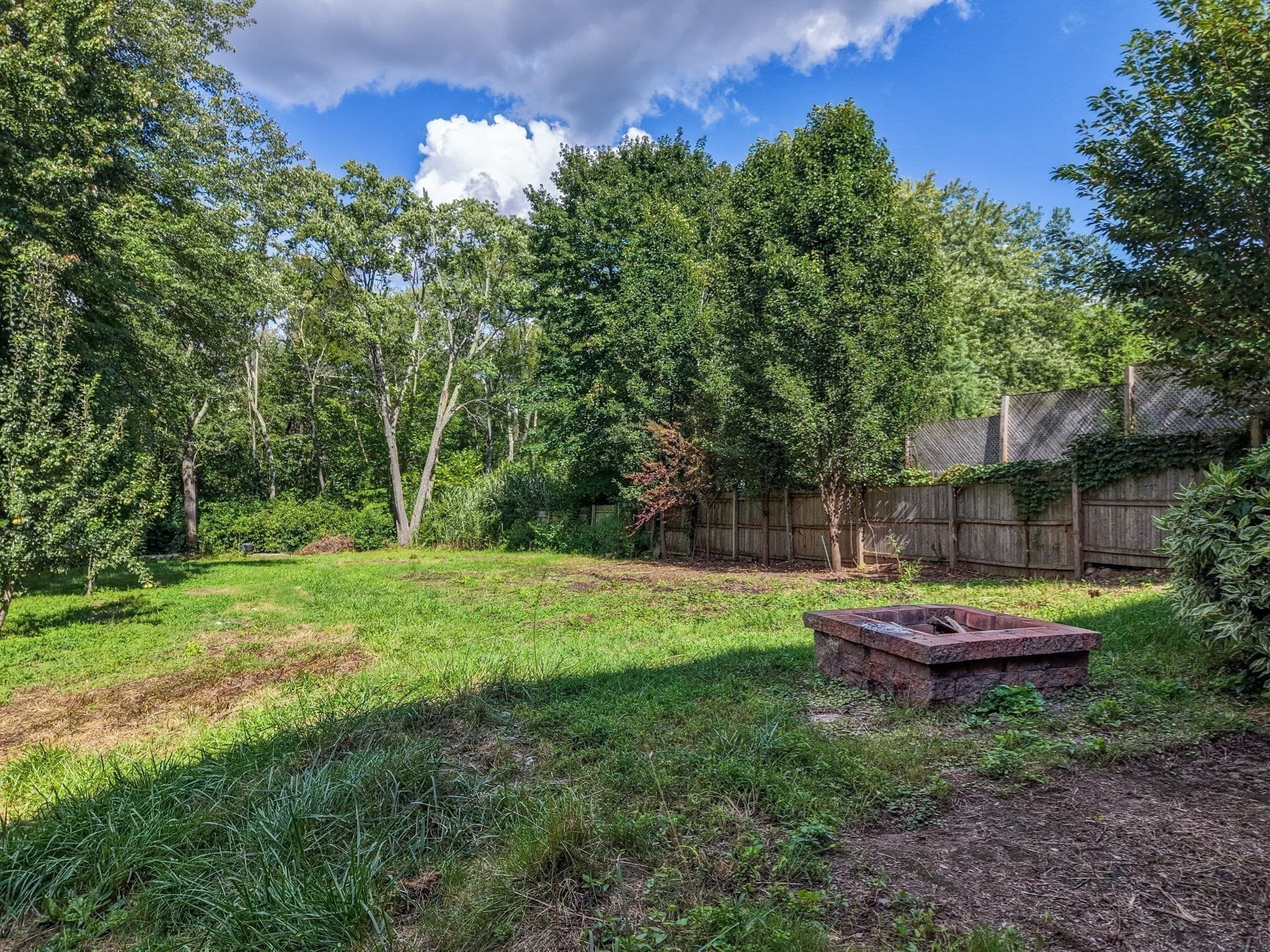 Single Family Residence at 115 Saint James Ave, Chicopee MA 01020, Chicopee, photo 41 of 42