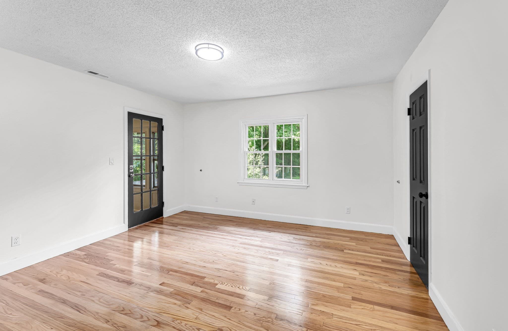 Single Family Residence at 115 Saint James Ave, Chicopee MA 01020, Chicopee, photo 19 of 42