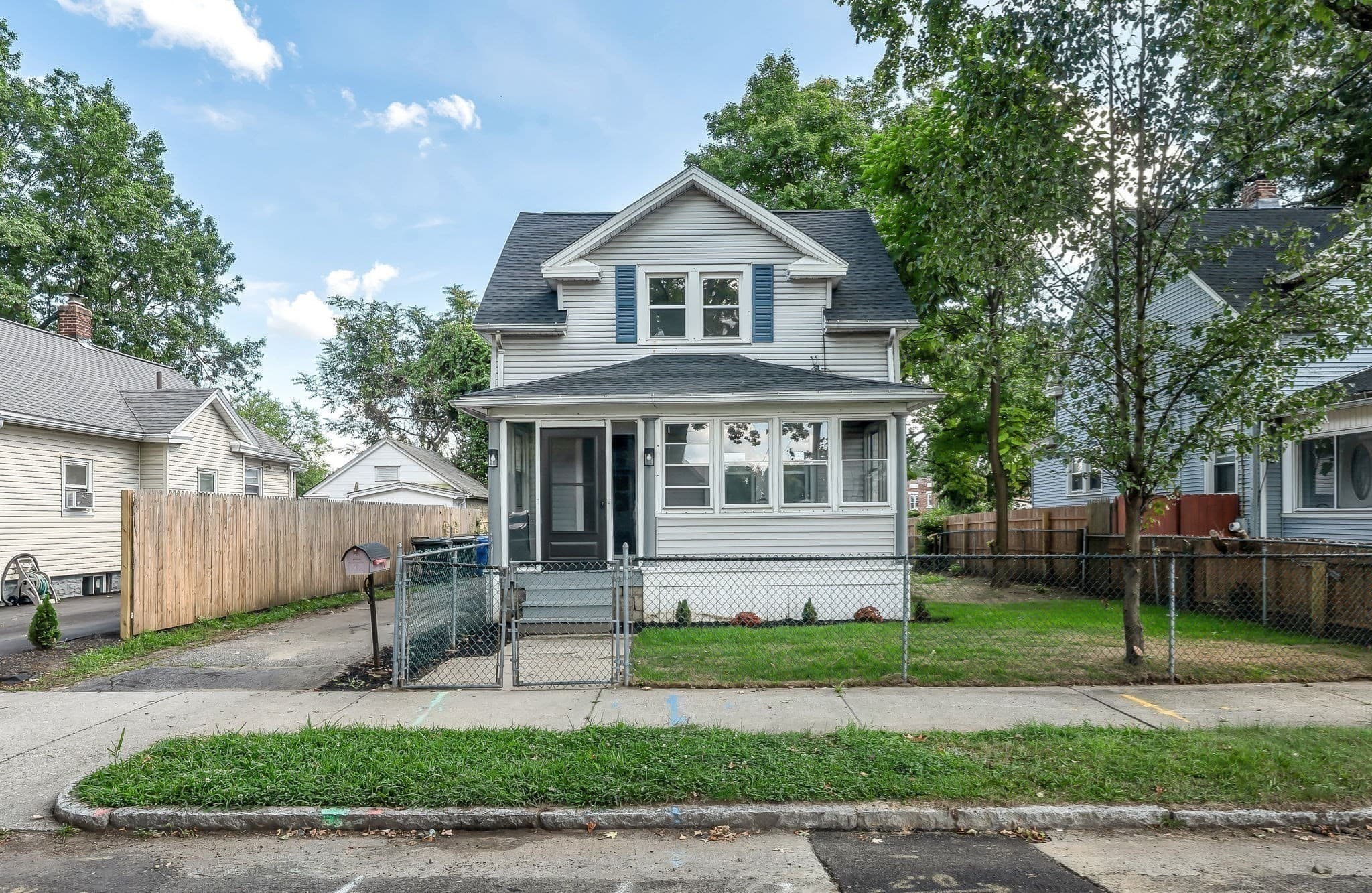 Single Family Residence at 19 Eldert St, Springfield MA 01109, Springfield, photo 2 of 42