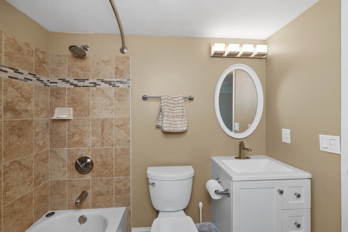 Condominium at 250 Hammond Pond Parkway # 1105S, Newton MA 02467, Newton, photo 23 of 27