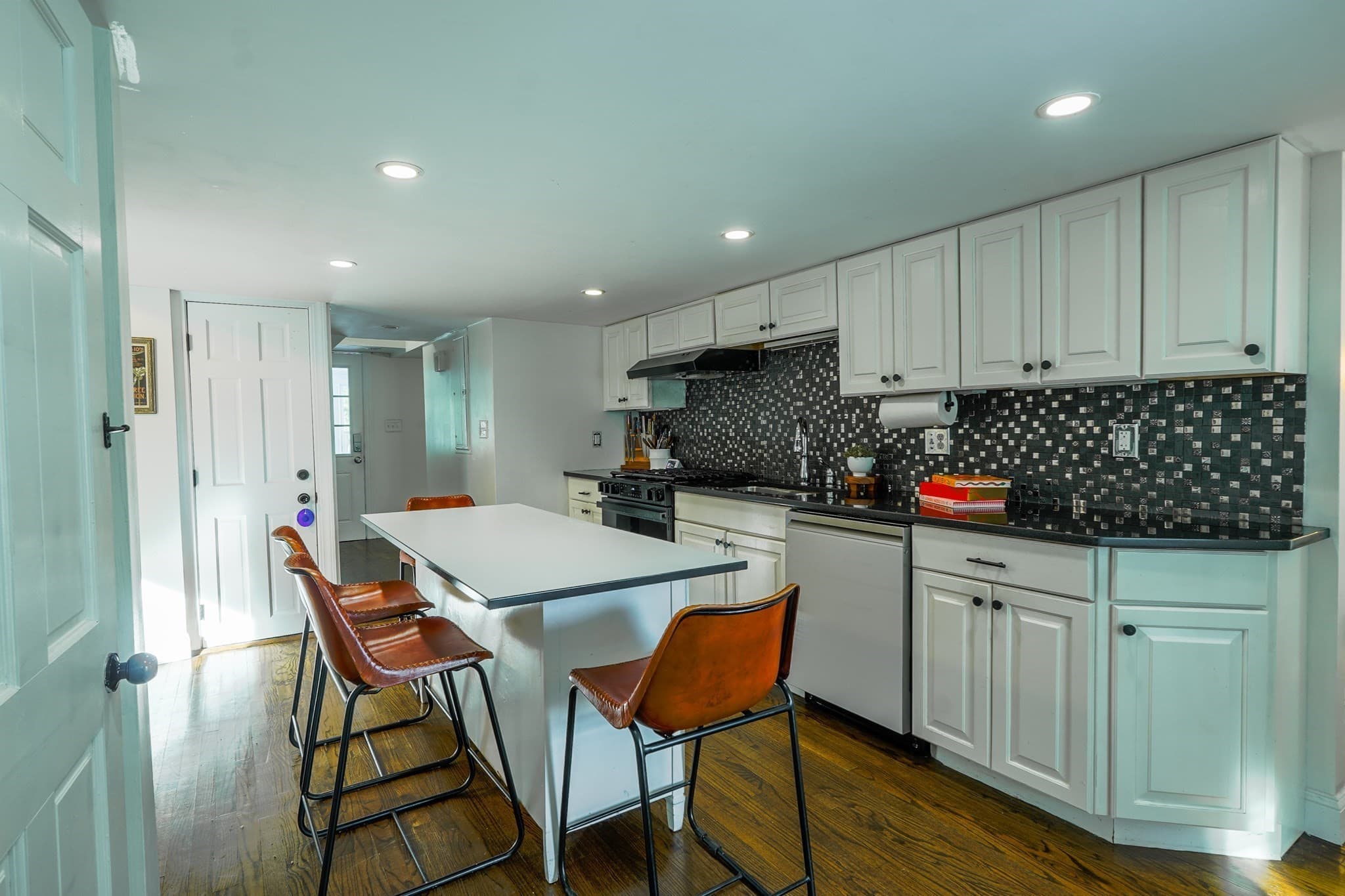 Single Family Residence at 33 Bay View Ave, Winthrop MA 02152, Winthrop, photo 14 of 31