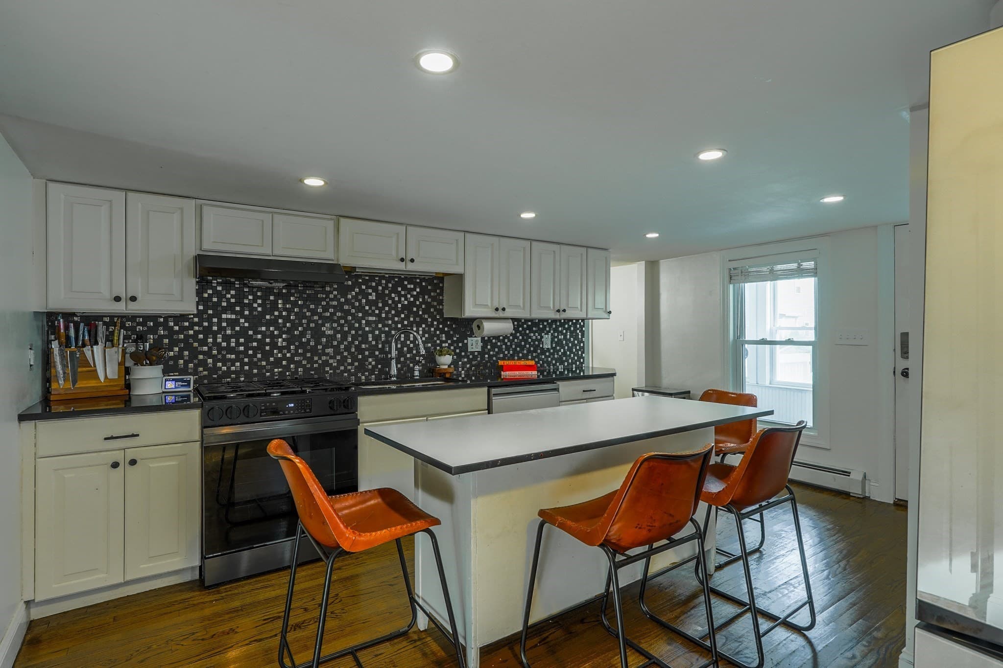 Single Family Residence at 33 Bay View Ave, Winthrop MA 02152, Winthrop, photo 11 of 31