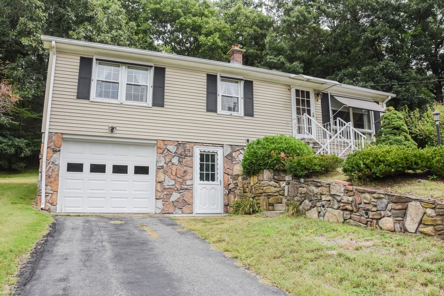 Single Family Residence at 4 Emelda St, Palmer MA 01069, Palmer, photo 2 of 39
