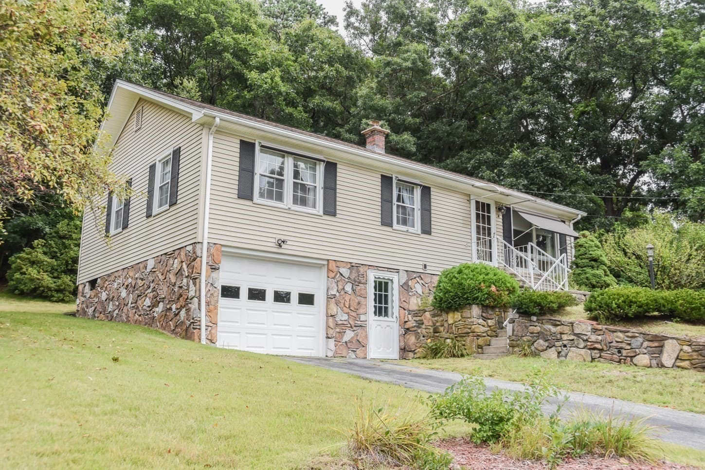 Single Family Residence at 4 Emelda St, Palmer MA 01069, Palmer, photo 4 of 39