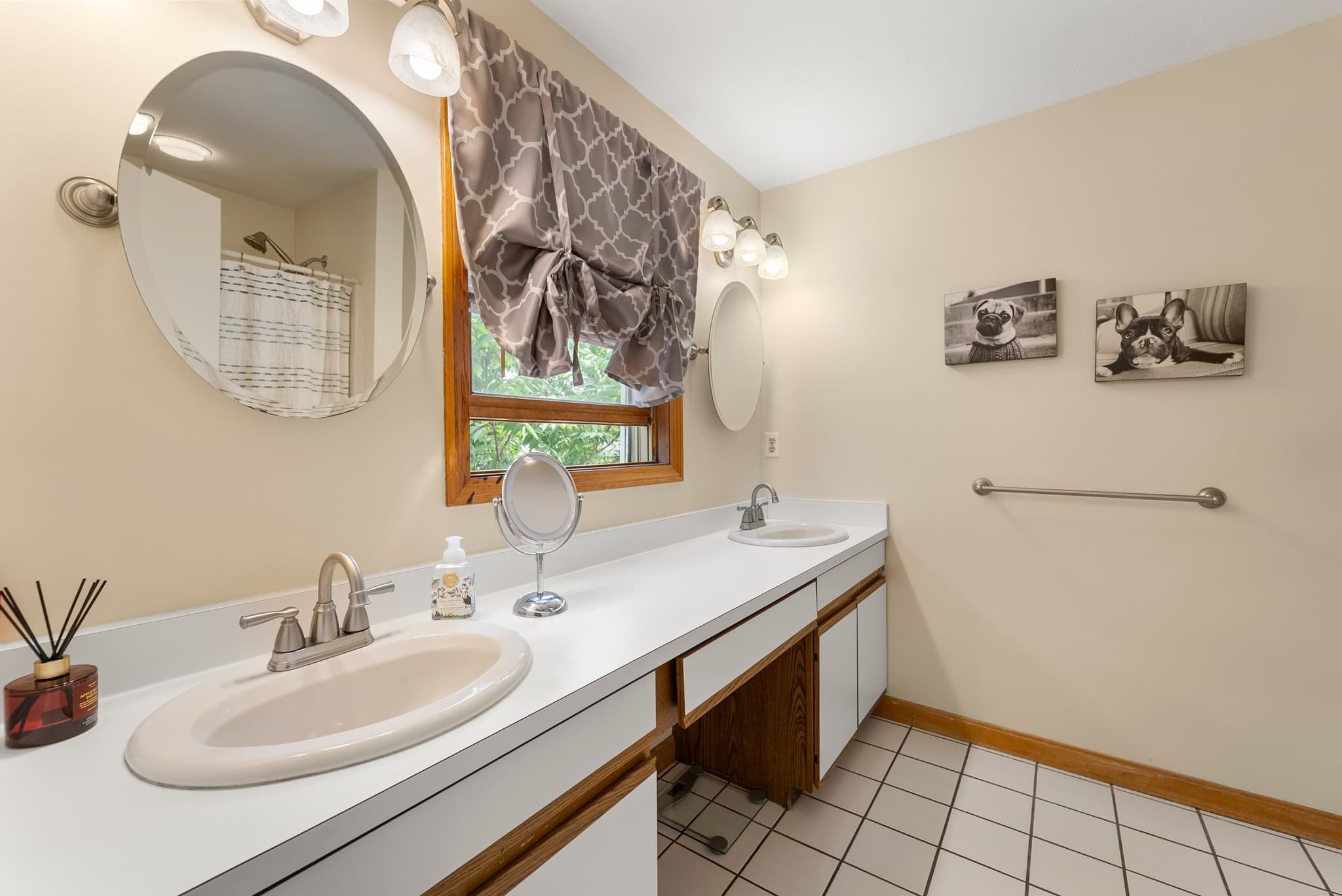 Single Family Residence at 128 Orton St Ext, Worcester MA 01604, Worcester, photo 13 of 24
