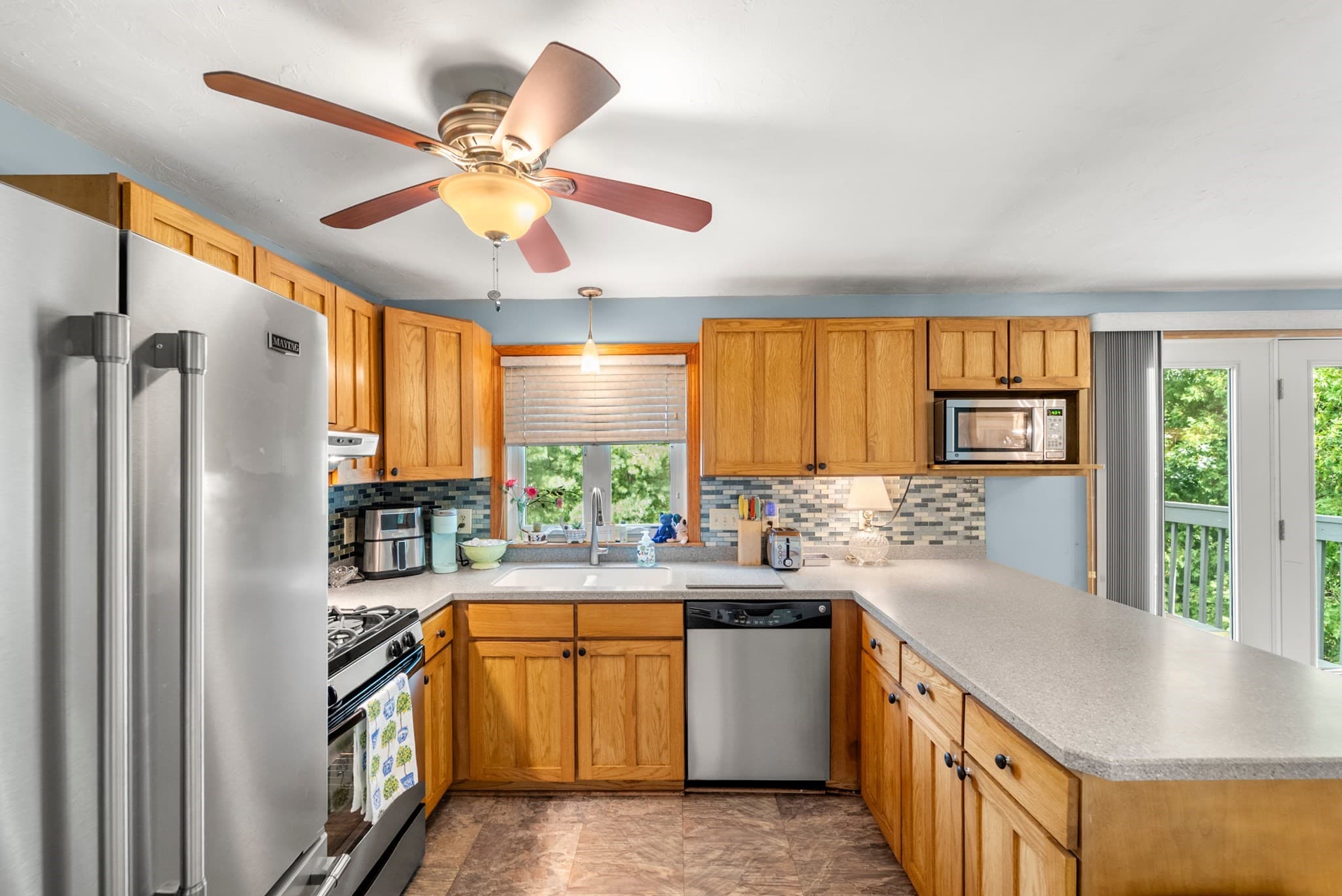 Single Family Residence at 128 Orton St Ext, Worcester MA 01604, Worcester, photo 3 of 24