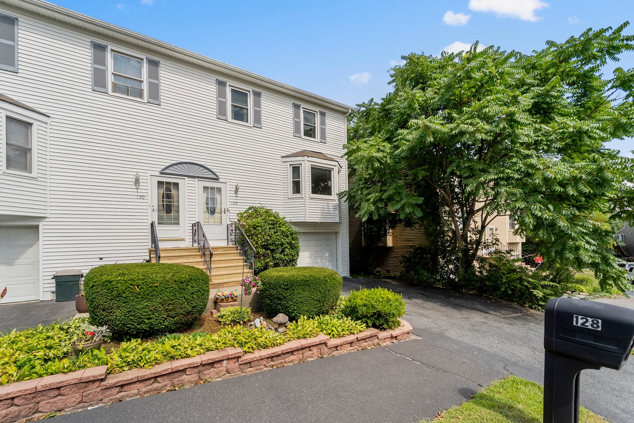 128 Orton St Ext, Worcester MA 01604