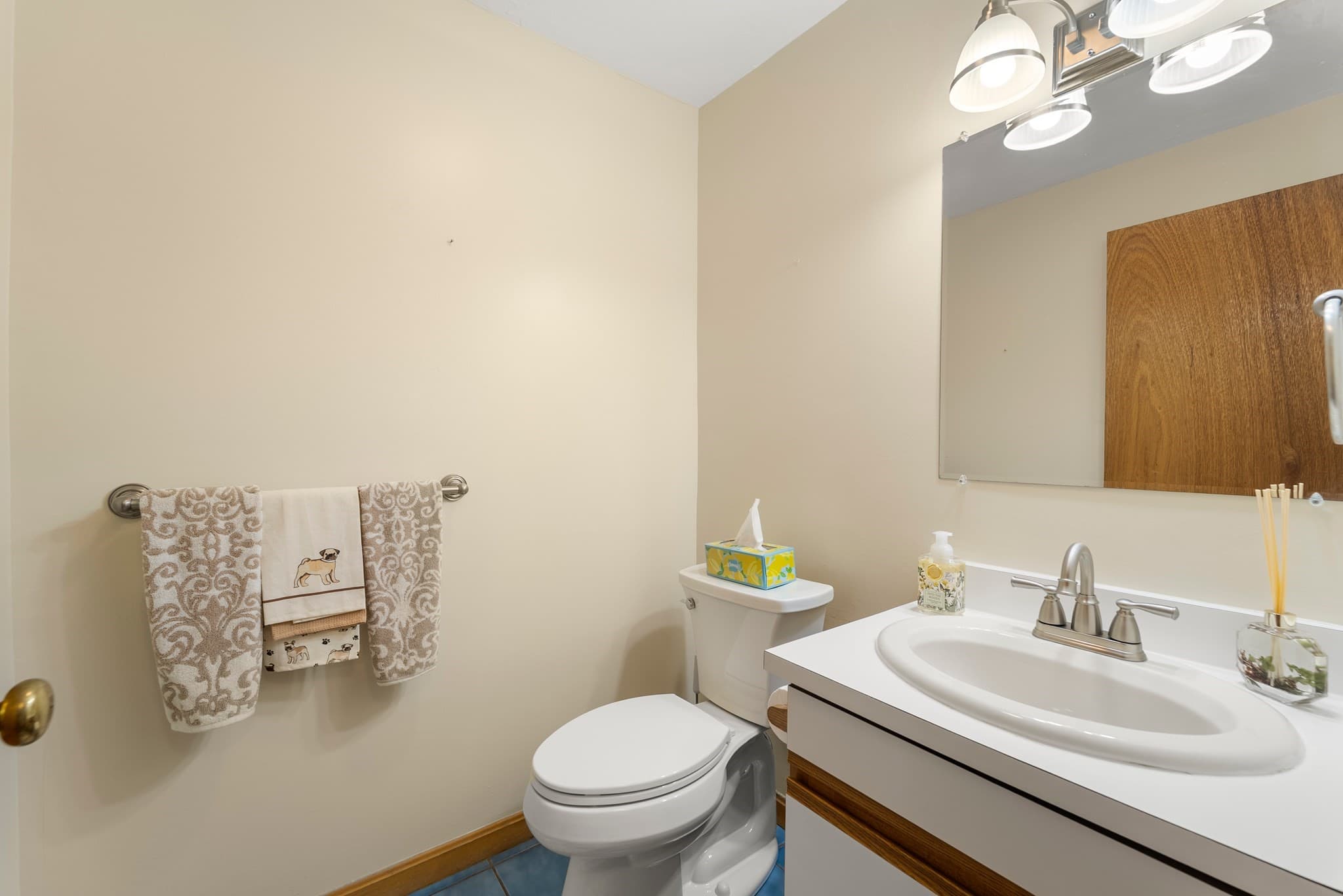 Single Family Residence at 128 Orton St Ext, Worcester MA 01604, Worcester, photo 10 of 24
