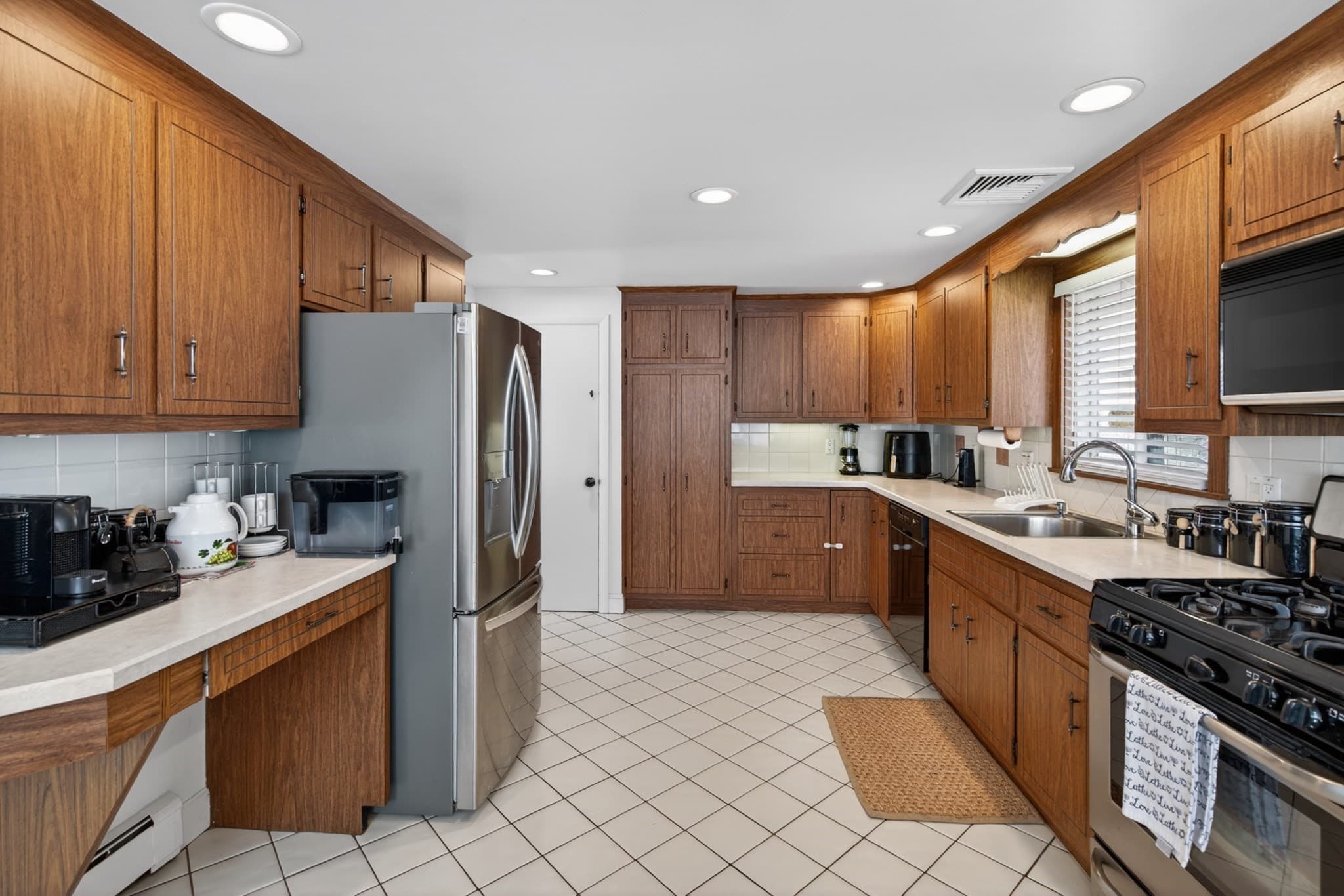 Single Family Residence at 4 River Park St, Needham MA 02494, Needham, photo 17 of 41