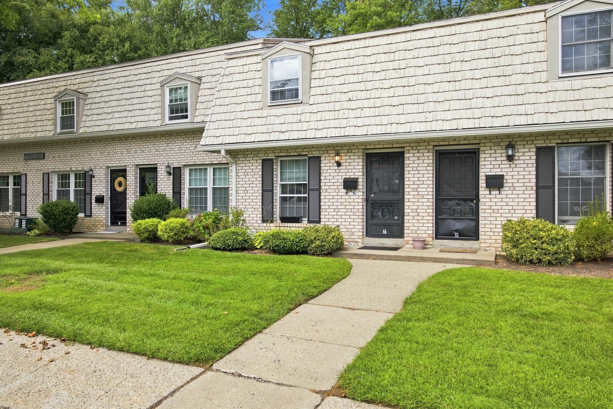 Condominium at 7 Corey Colonial # 7, Agawam MA 01001, Agawam, photo 2 of 27