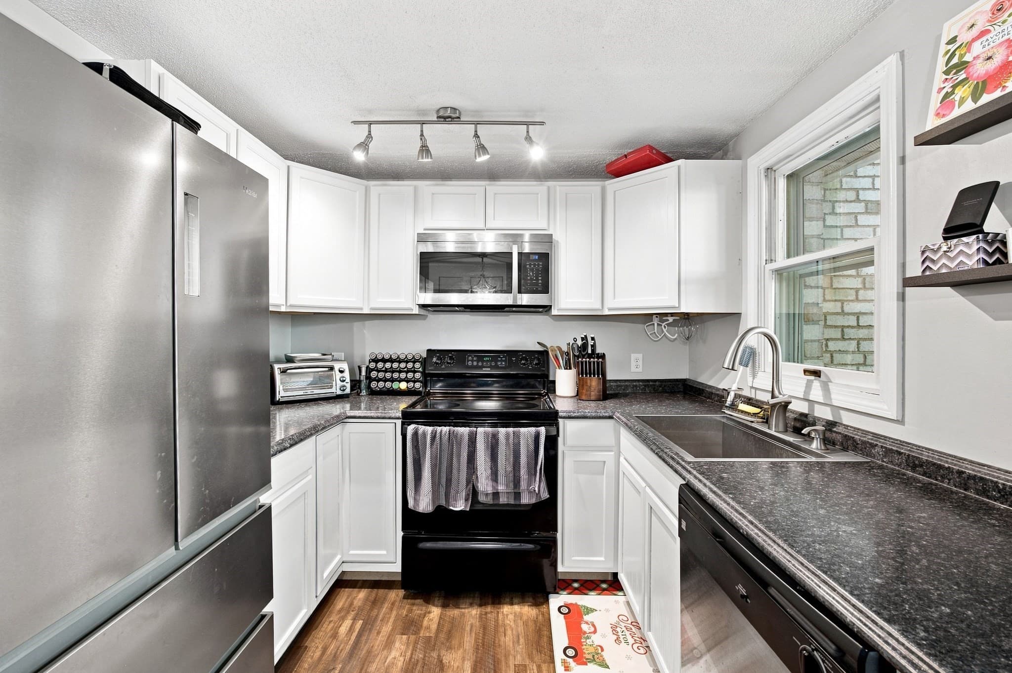 Condominium at 7 Corey Colonial # 7, Agawam MA 01001, Agawam, photo 12 of 27