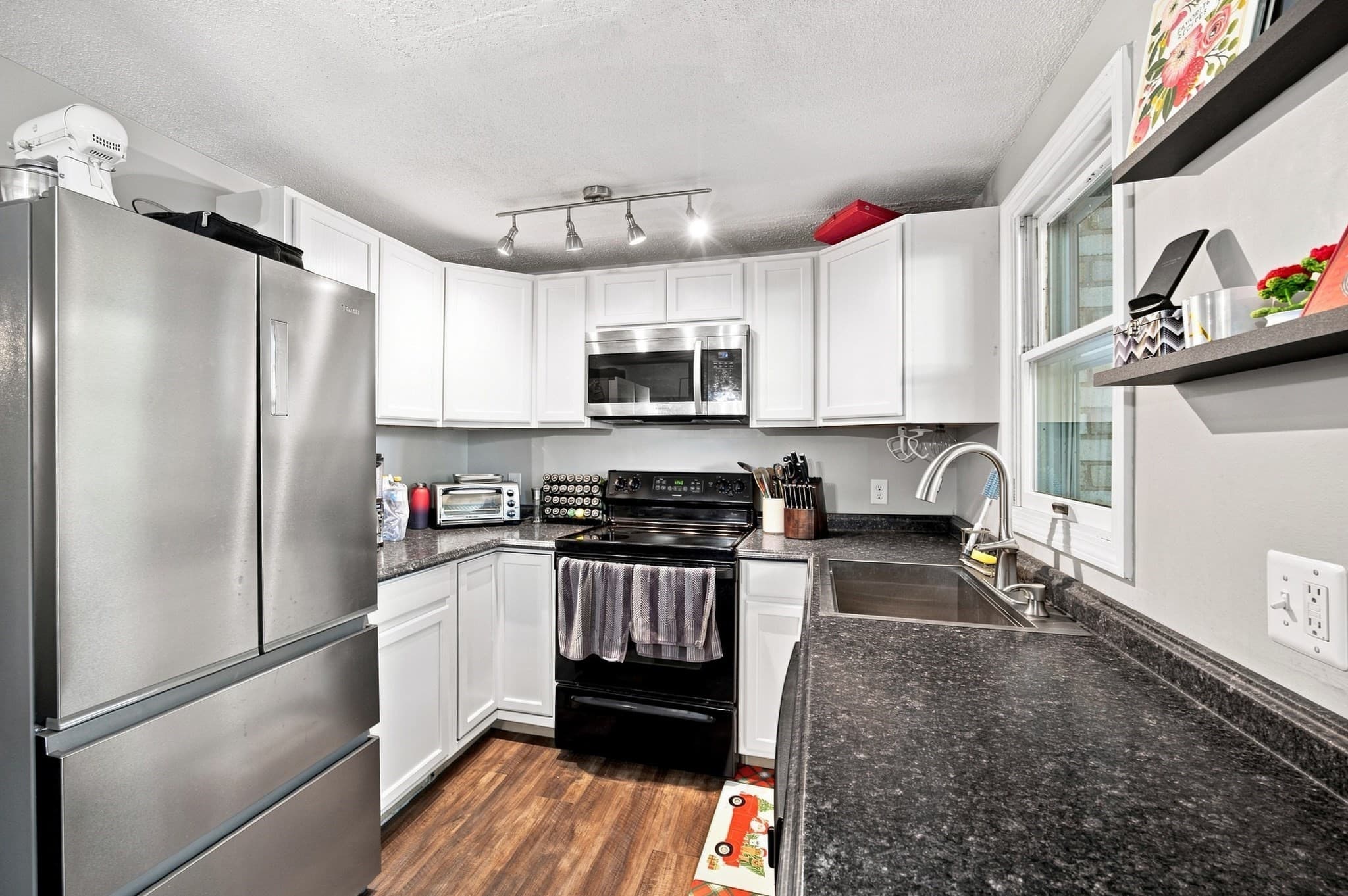 Condominium at 7 Corey Colonial # 7, Agawam MA 01001, Agawam, photo 11 of 27